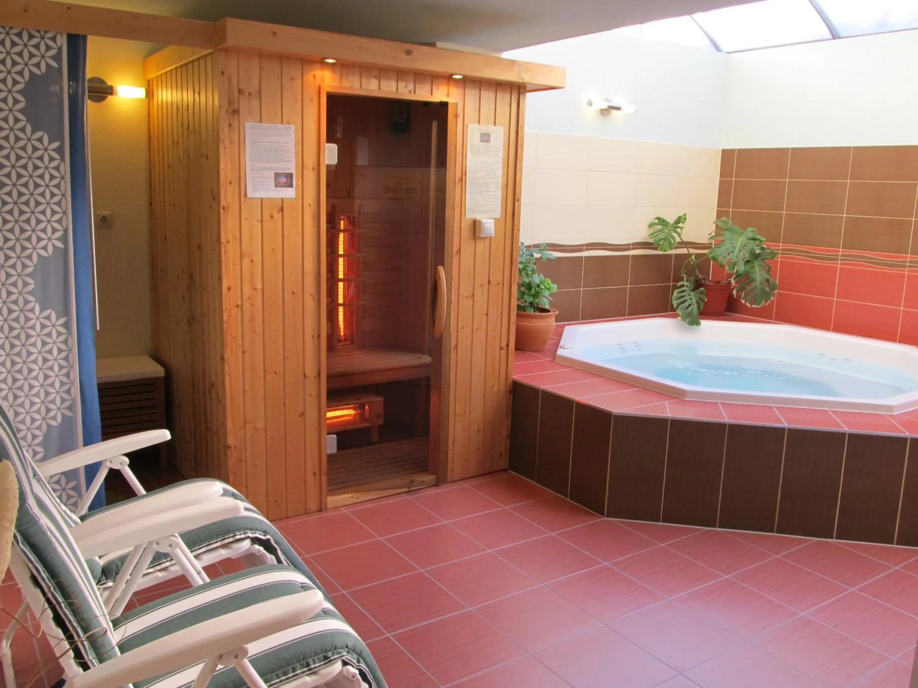 Hot Tub in Anett Villa