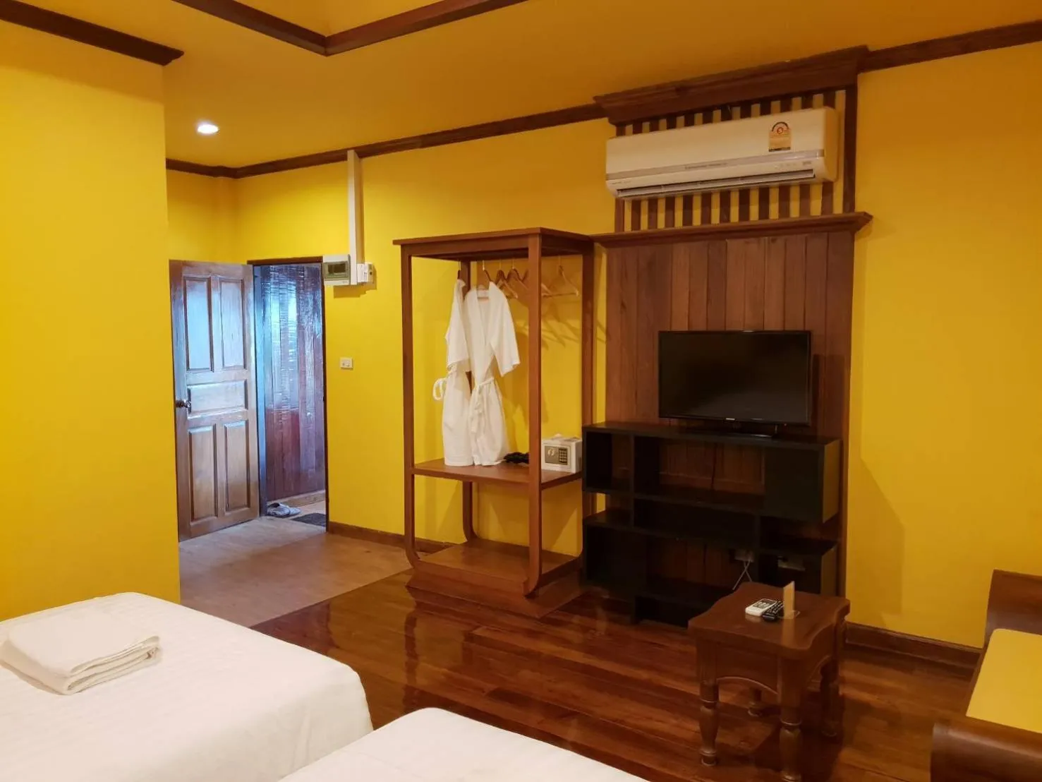 TV and multimedia, Bed in S48 Hotel