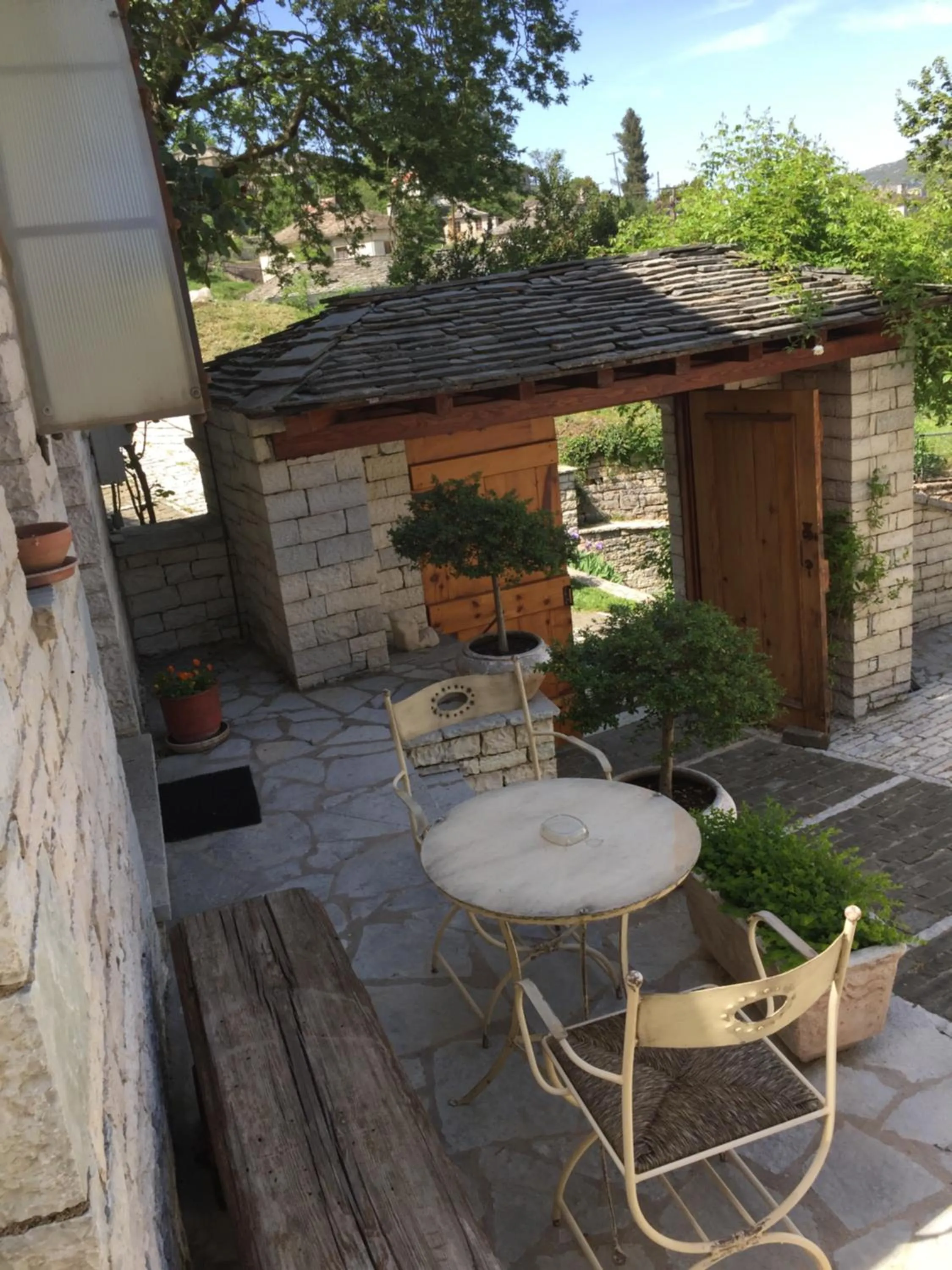 Property building in Artsistas Houses