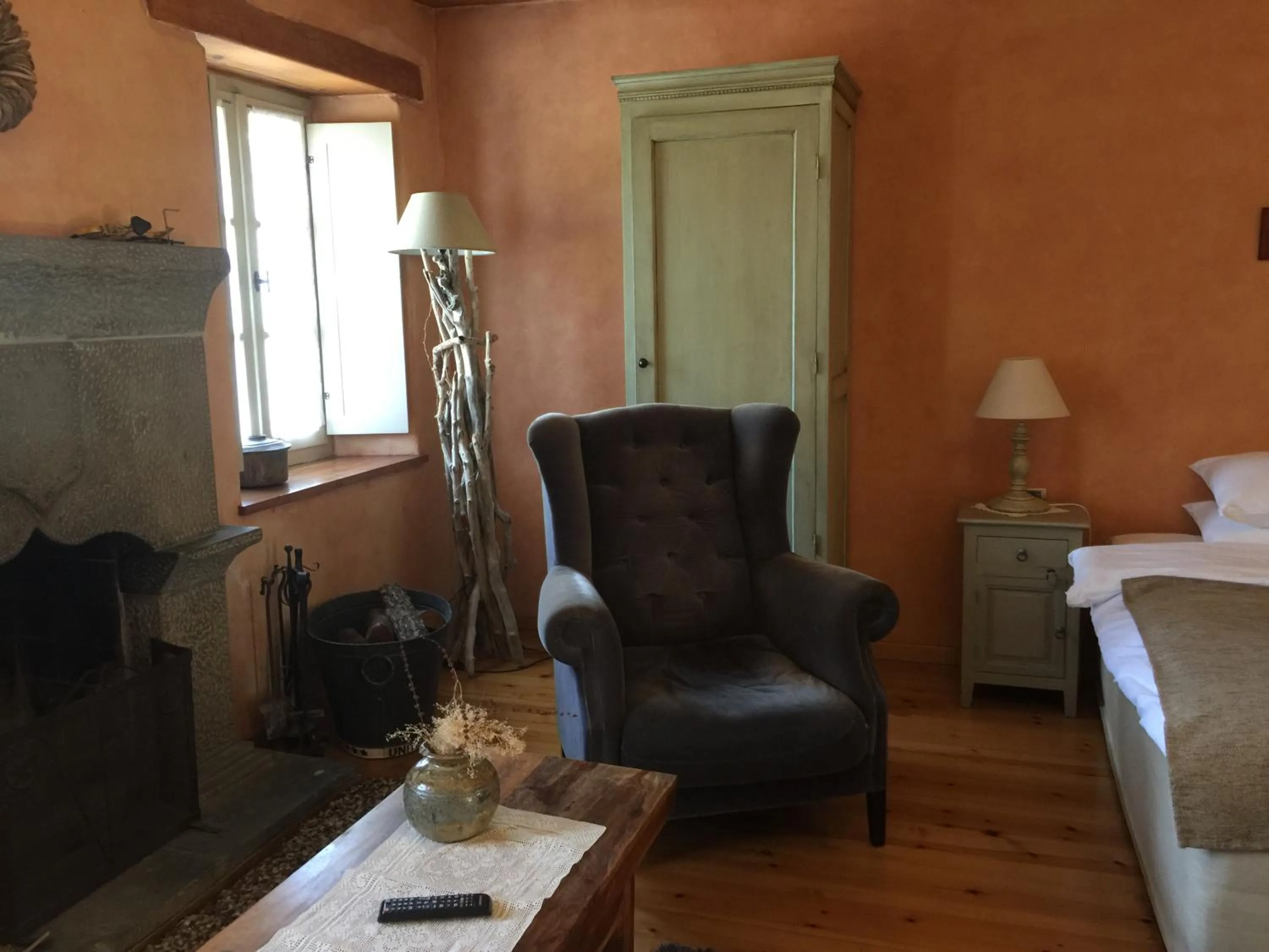 Photo of the whole room, Bed in Artsistas Houses