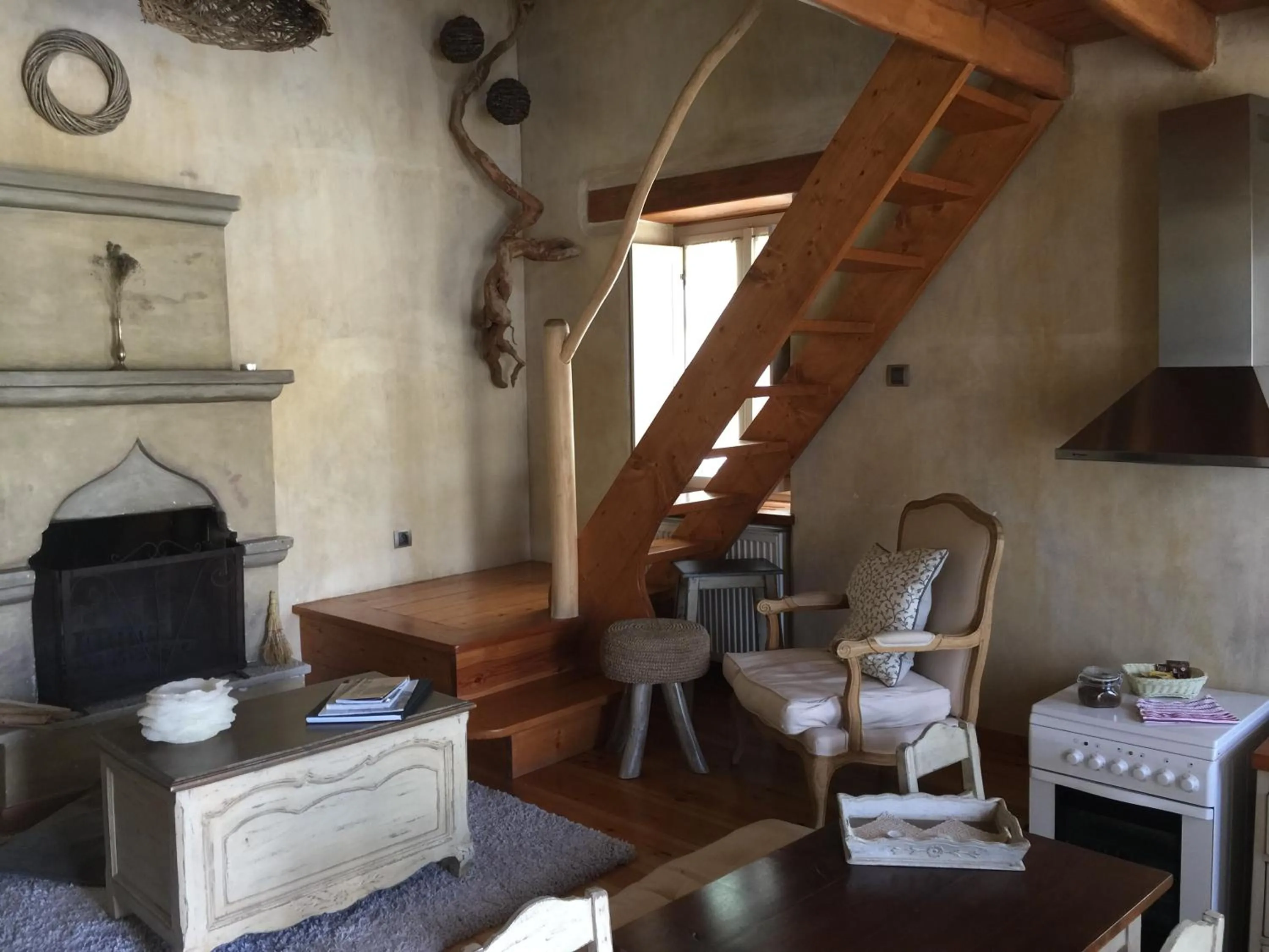 Photo of the whole room in Artsistas Houses