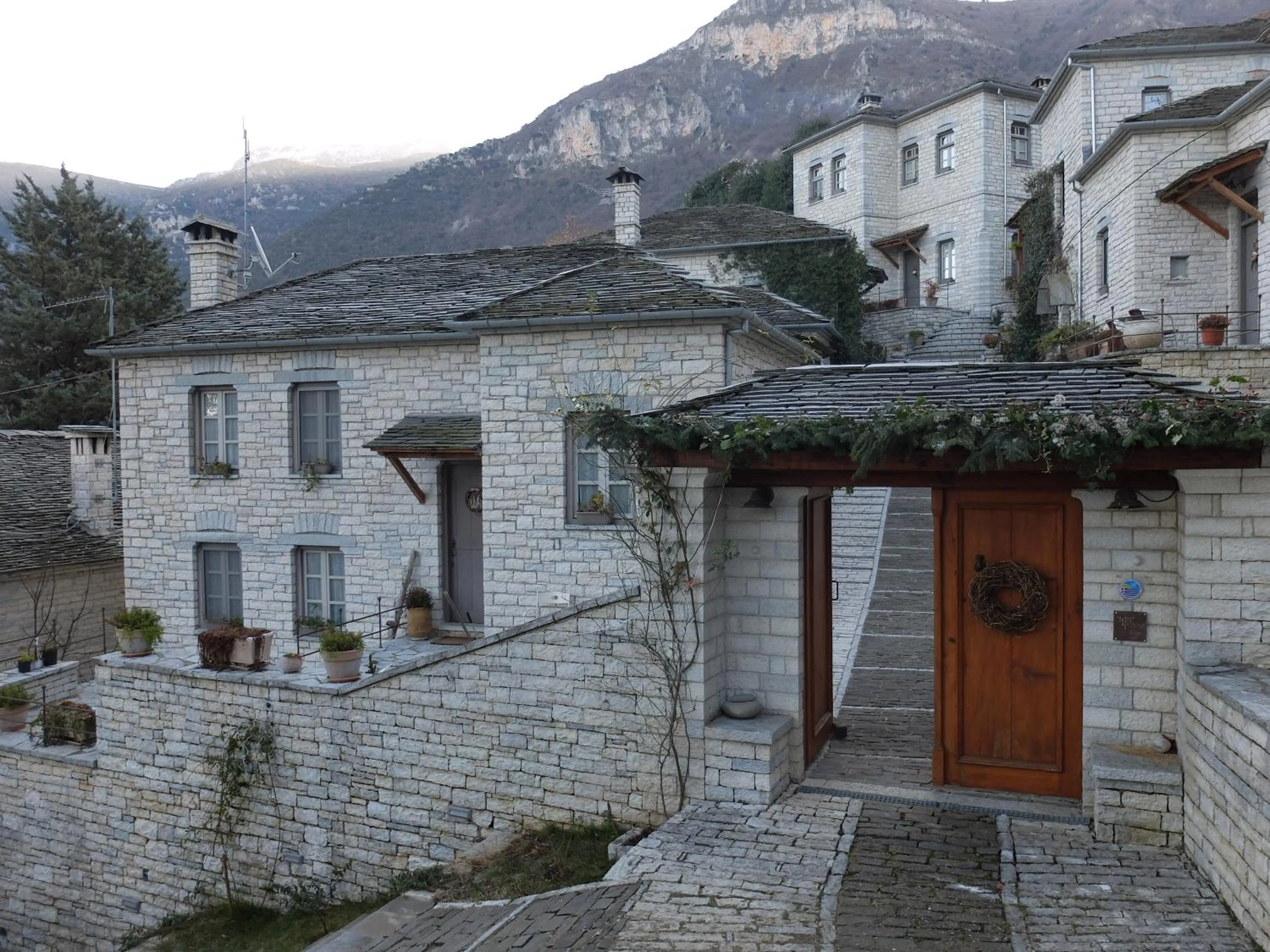 Facade/entrance in Artsistas Houses
