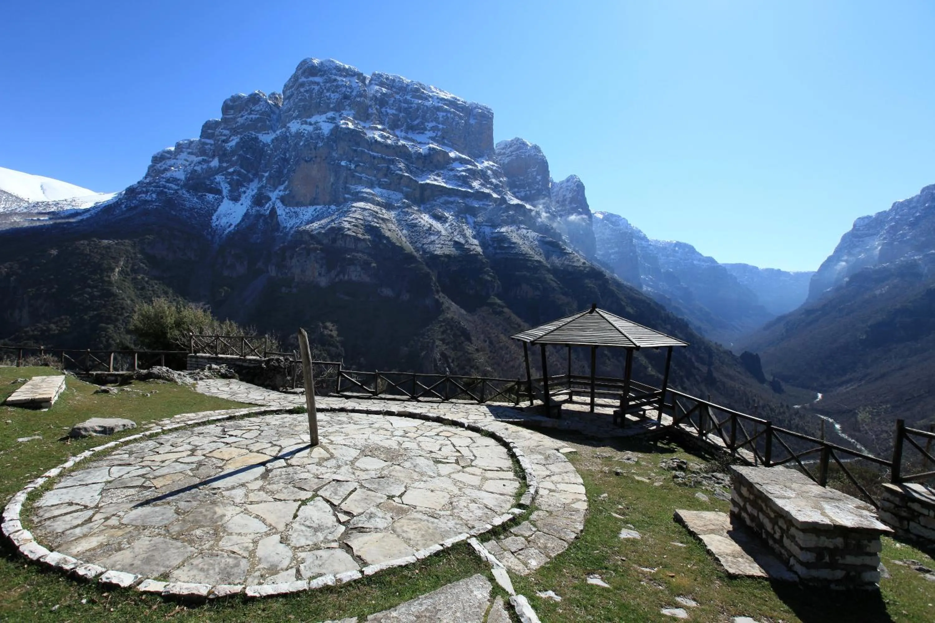 Day in Artsistas Houses