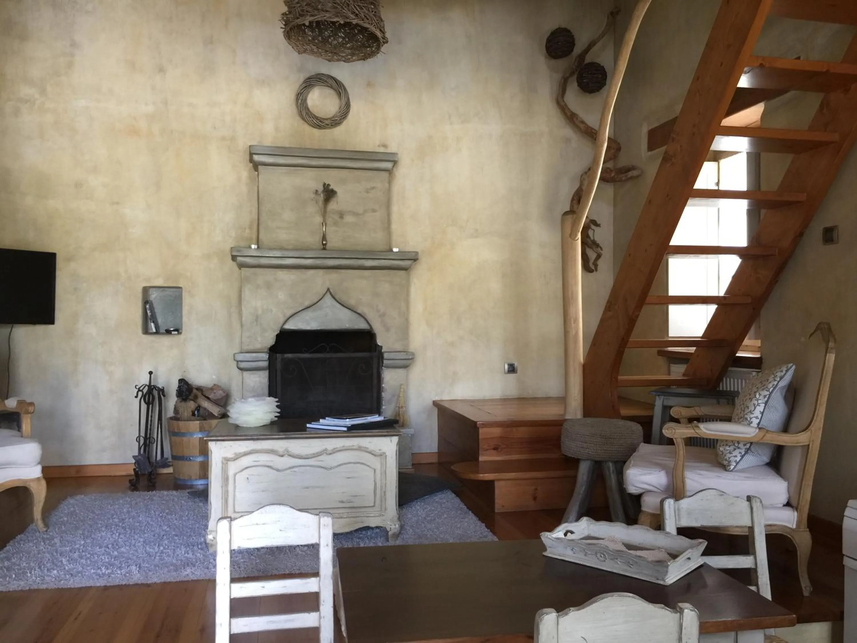 Photo of the whole room in Artsistas Houses