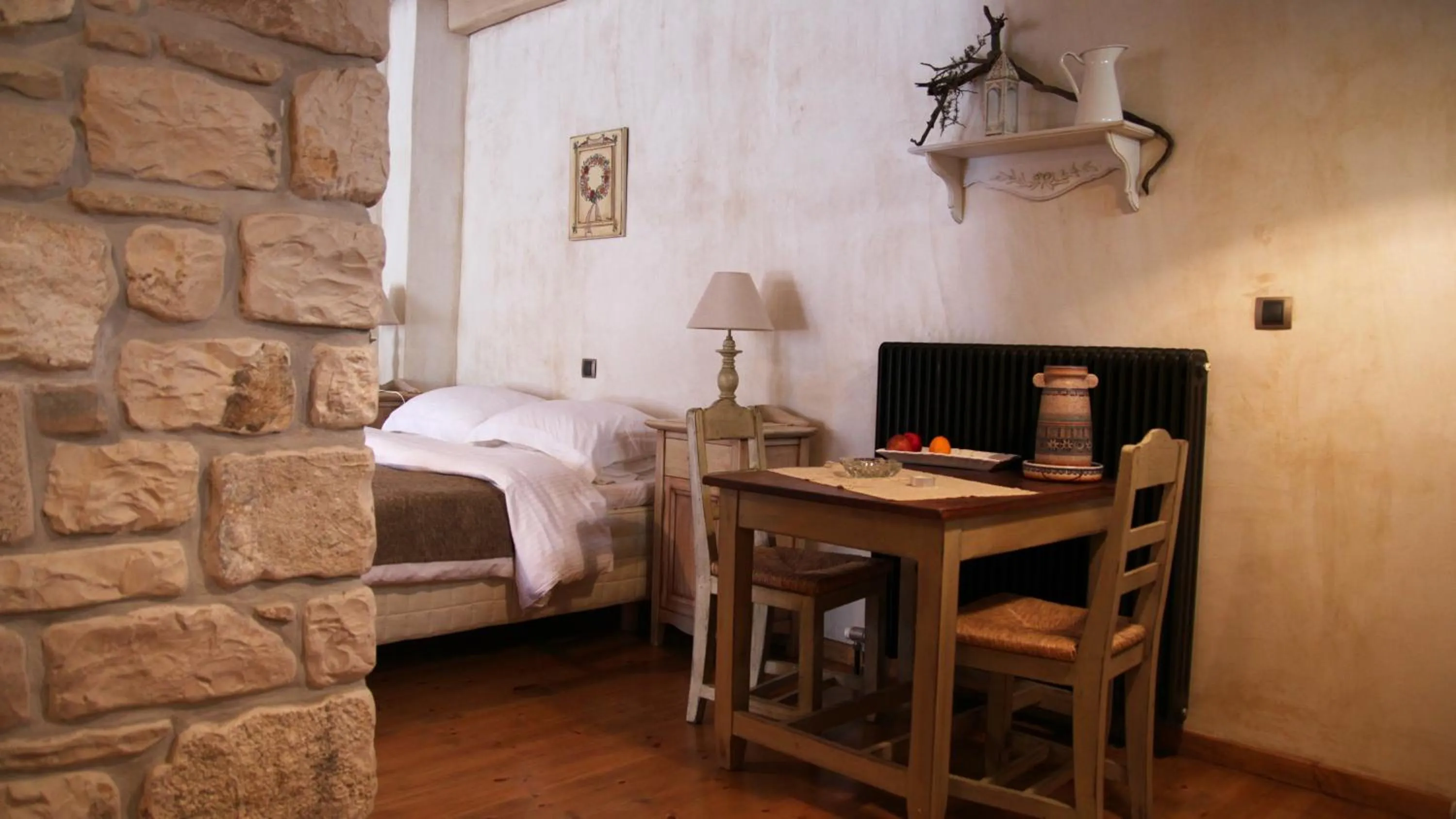 Bed in Artsistas Houses