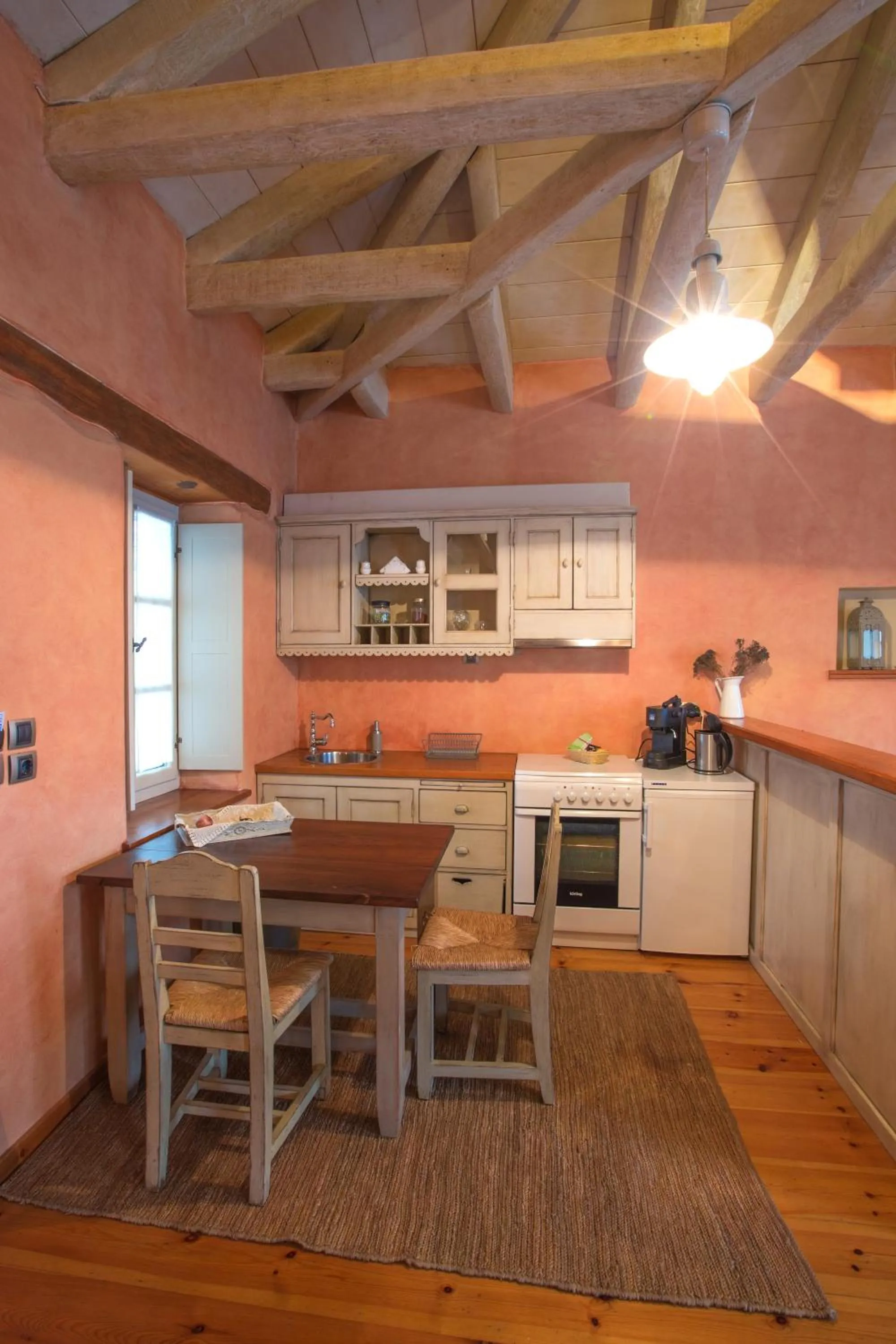 Photo of the whole room in Artsistas Houses