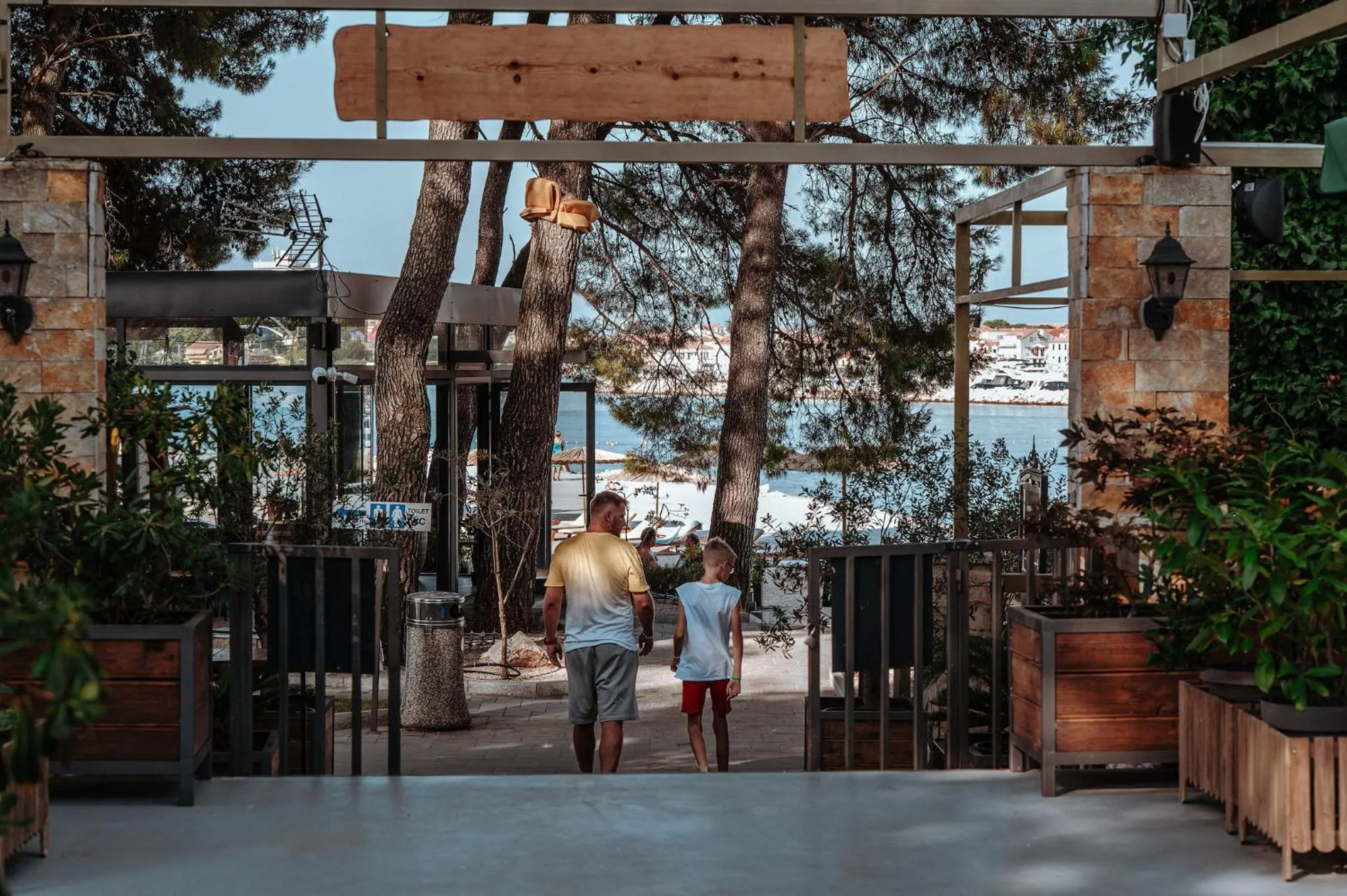 Restaurant/places to eat in Matilde Beach Resort