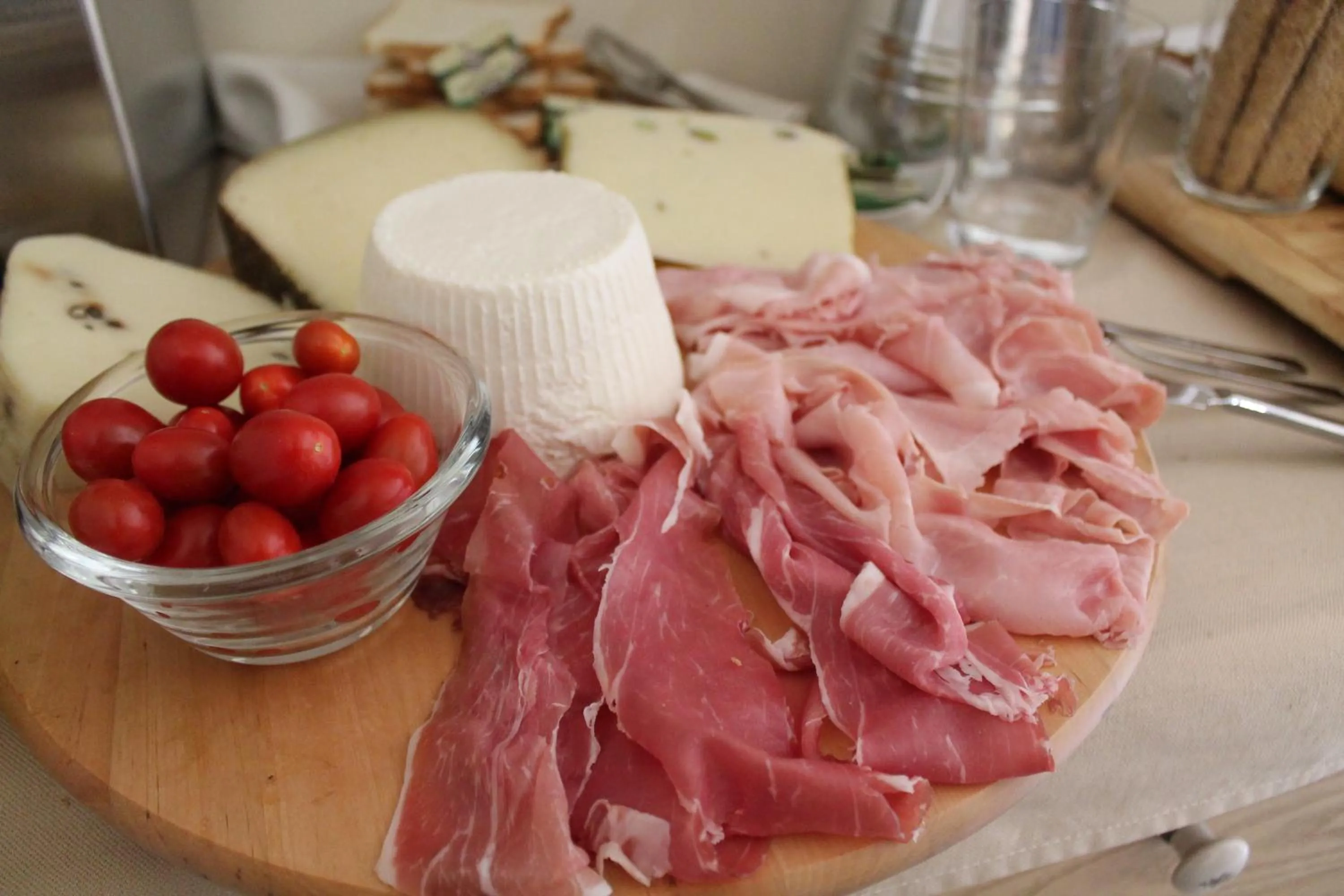 Continental breakfast in Villa Sece - Luxury Rooms