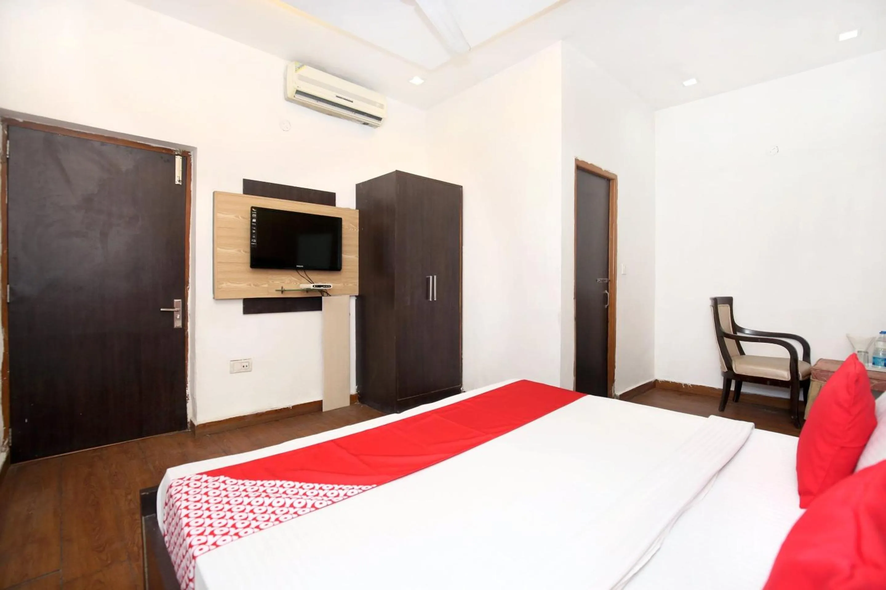 Bedroom, Bed in Hotel O Queensland