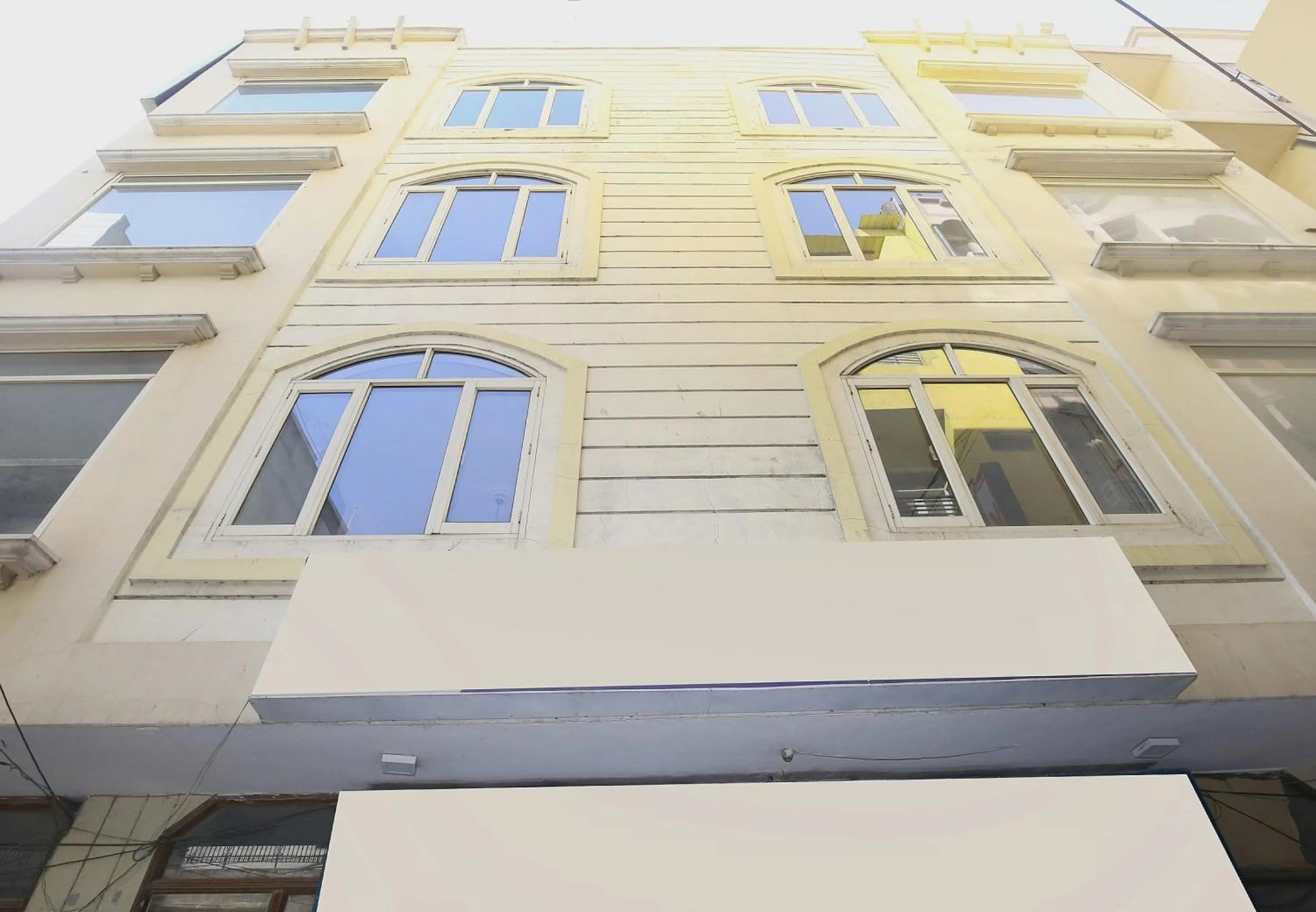 Facade/entrance in Hotel O Queensland