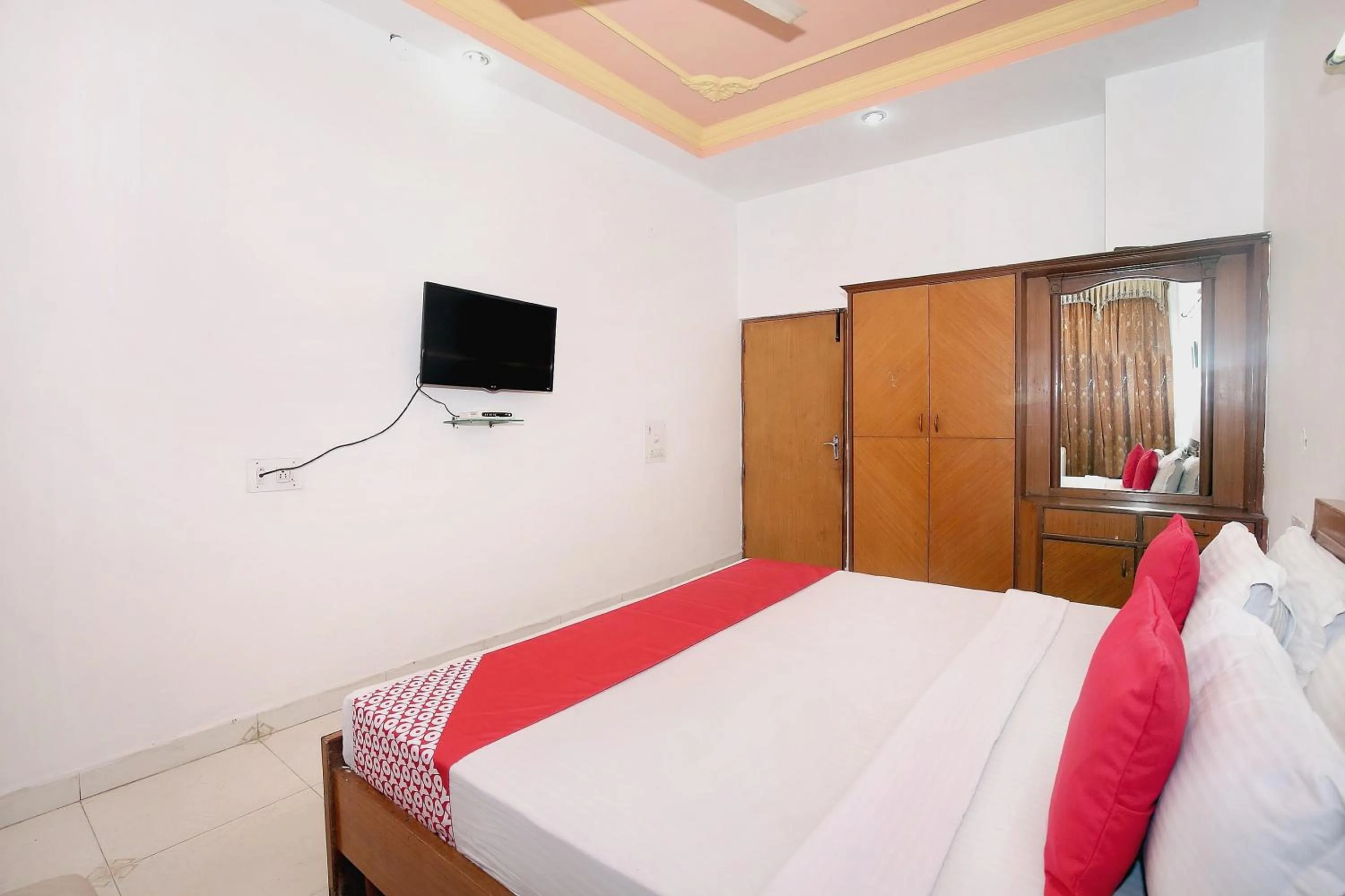 Bedroom, Bed in Hotel O Queensland