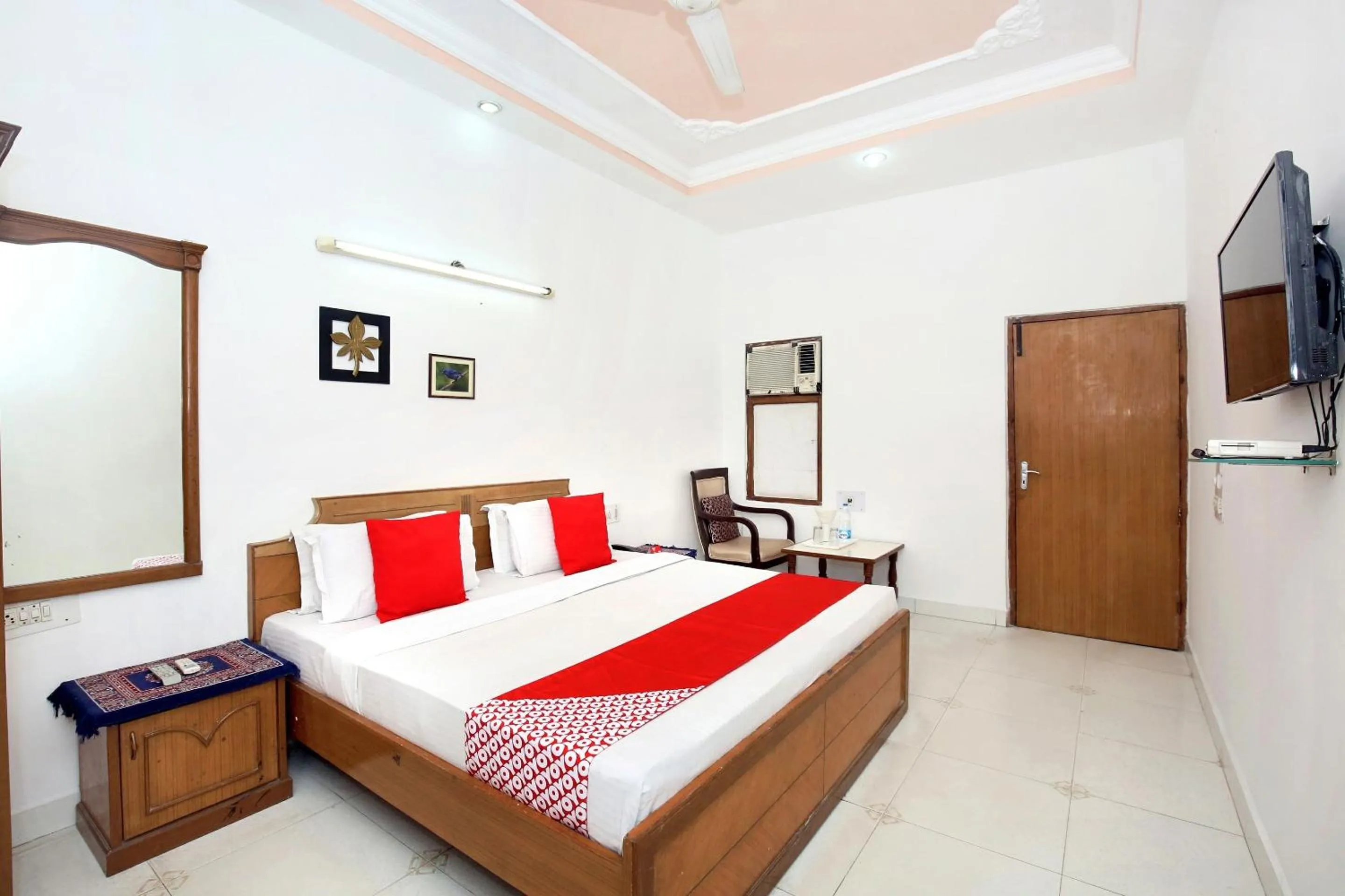 Bedroom, Bed in Hotel O Queensland