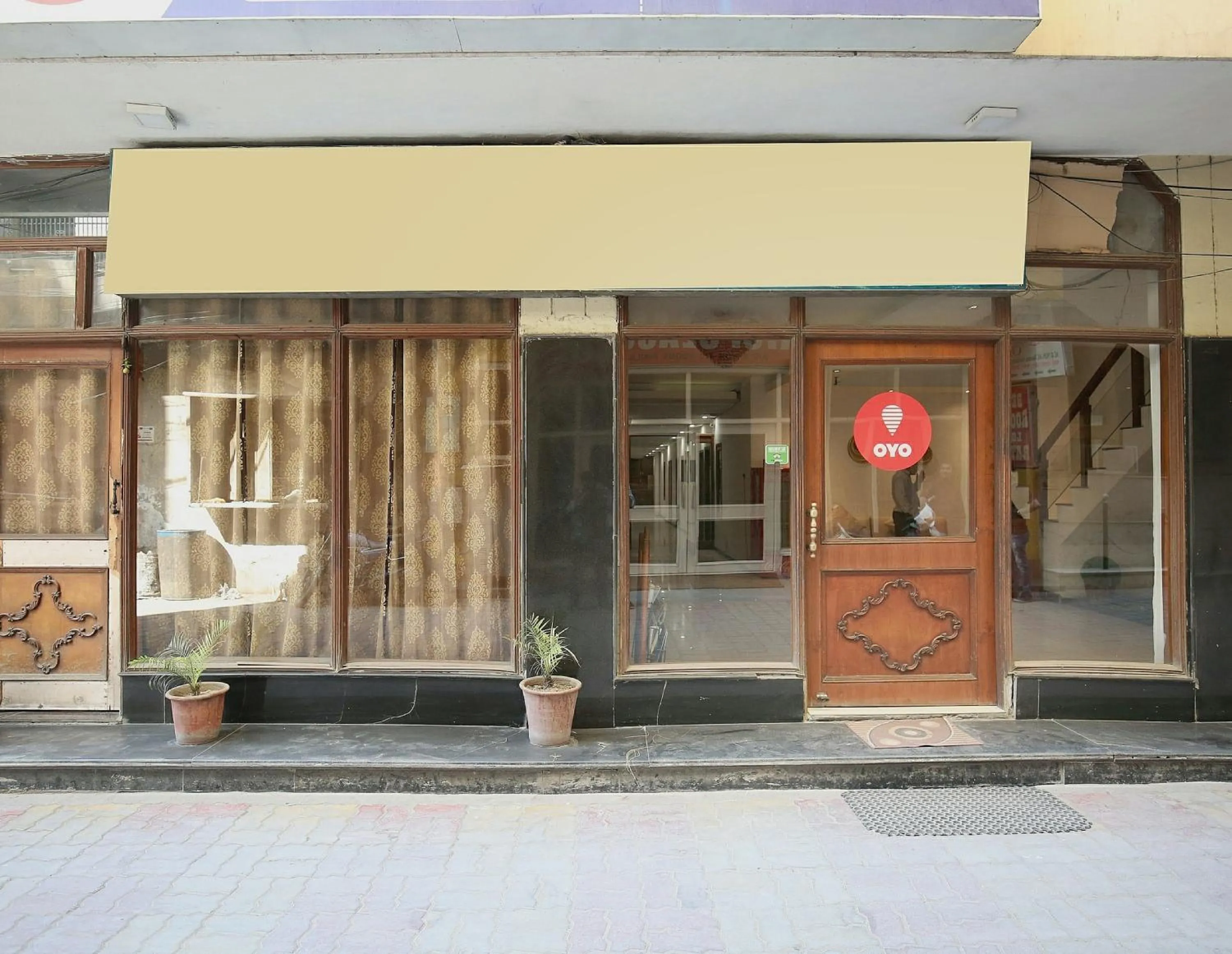Facade/entrance in Hotel O Queensland
