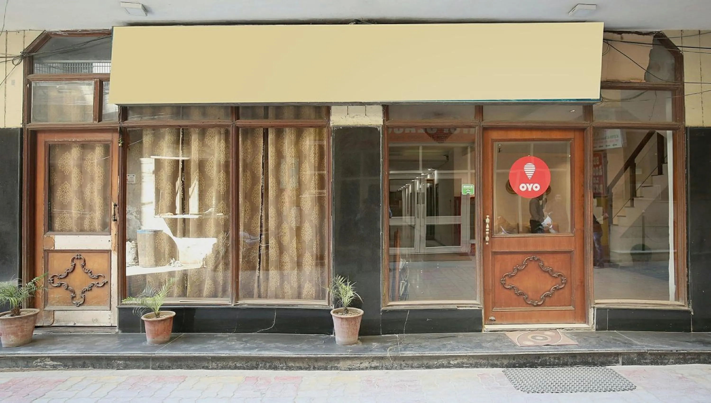 Facade/entrance in Hotel O Queensland