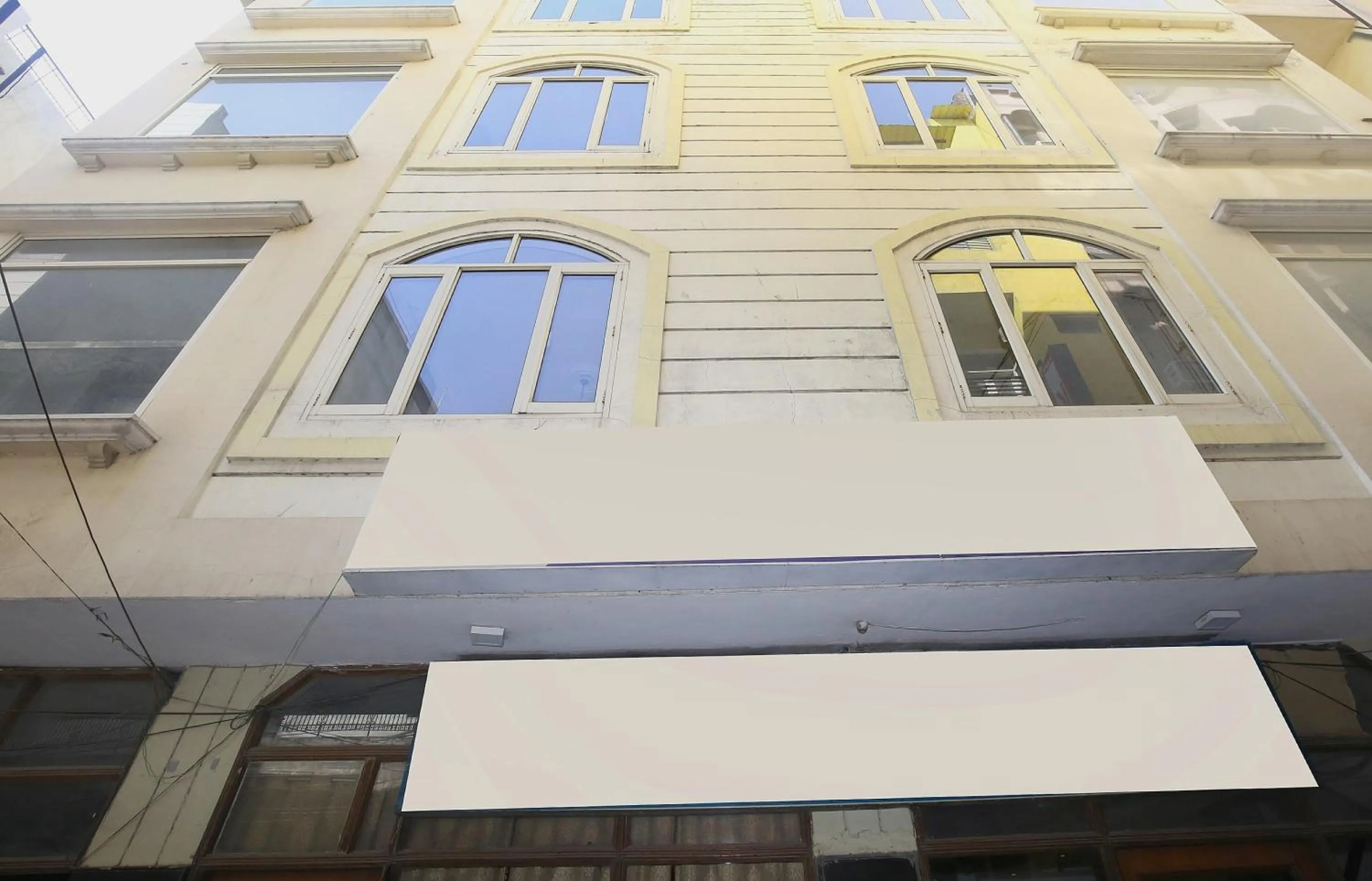 Facade/entrance in Hotel O Queensland