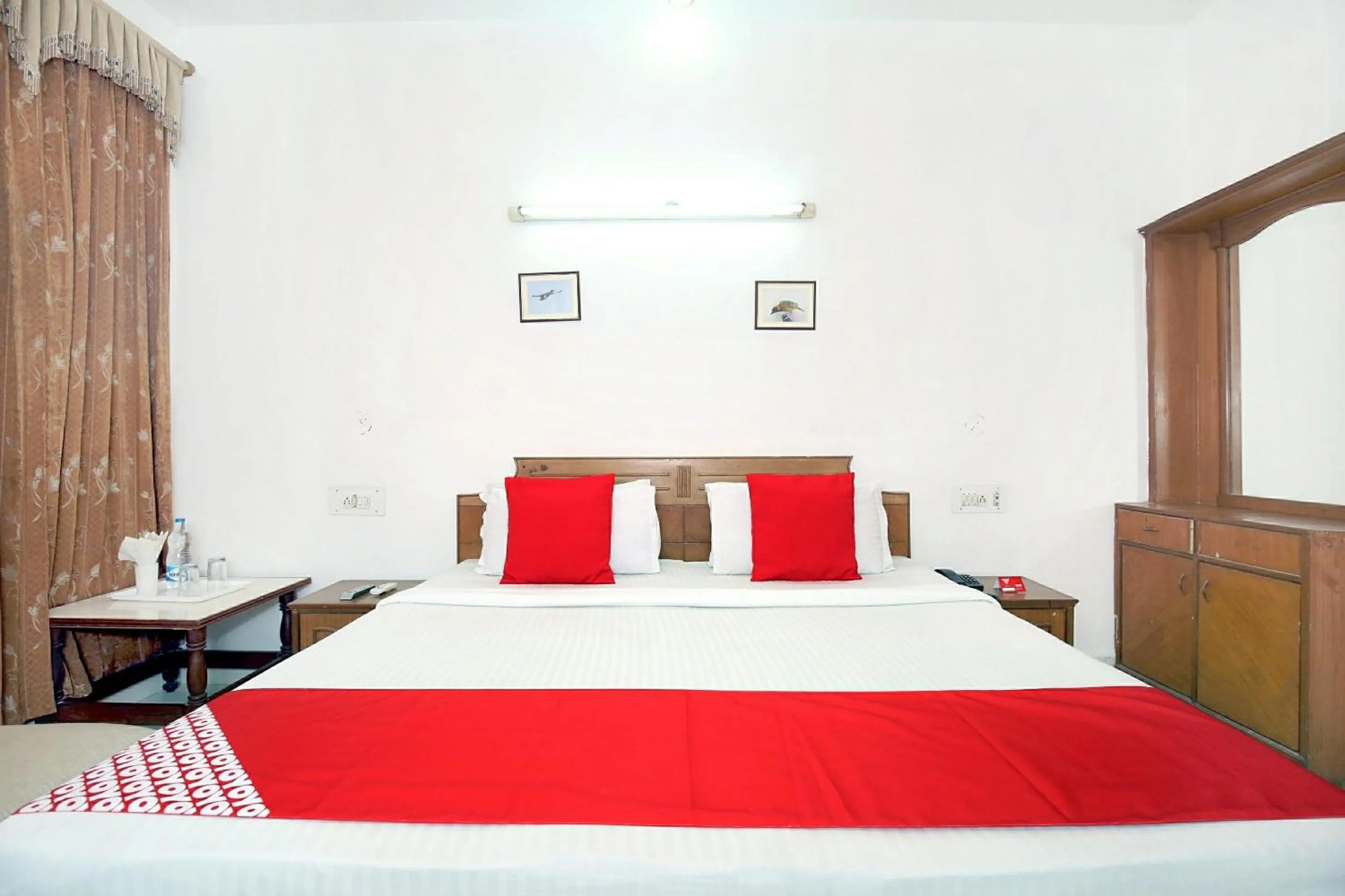 Bedroom, Bed in Hotel O Queensland