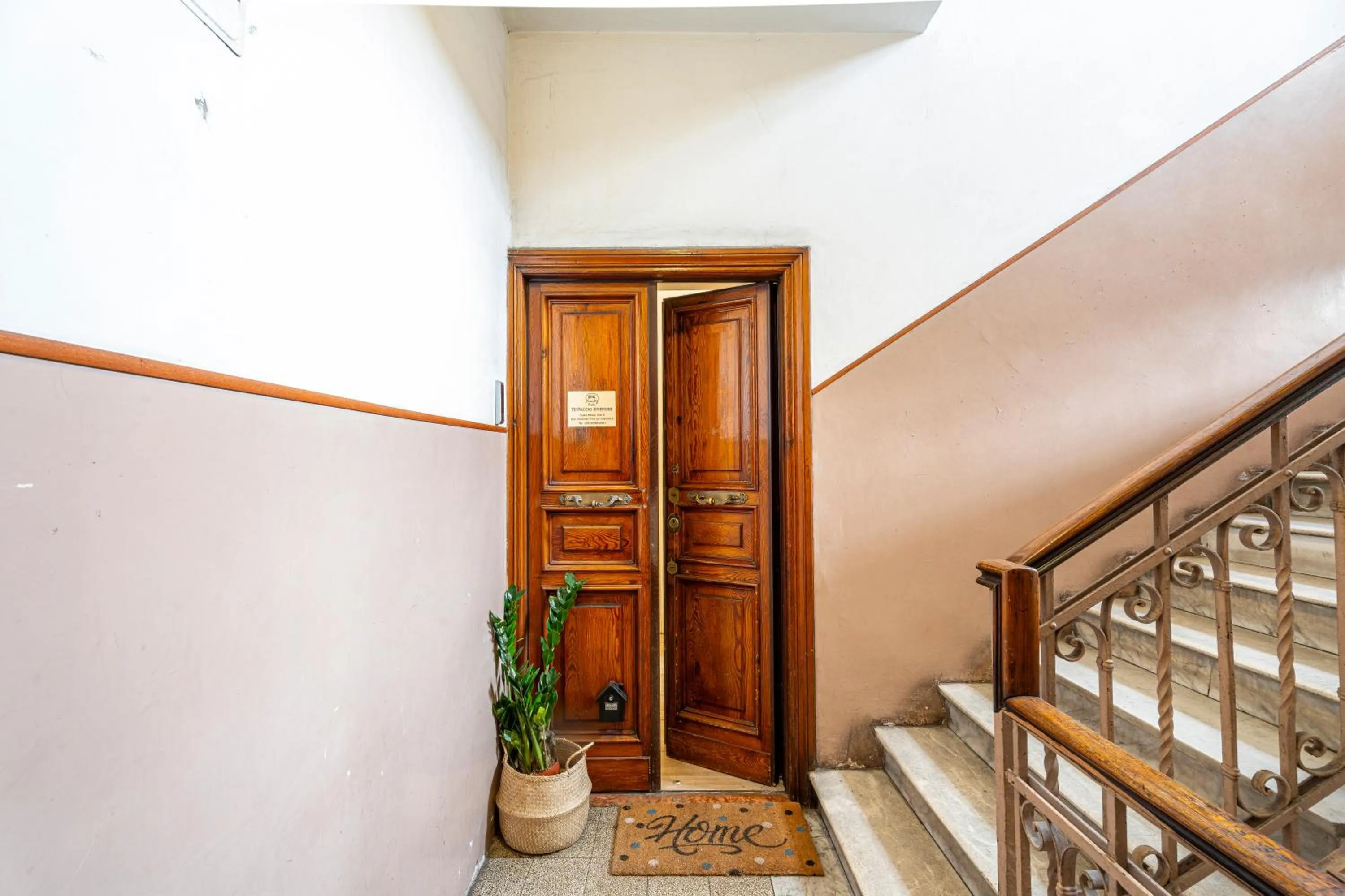 Facade/entrance in BigFamilyRome - Testaccio Riverside