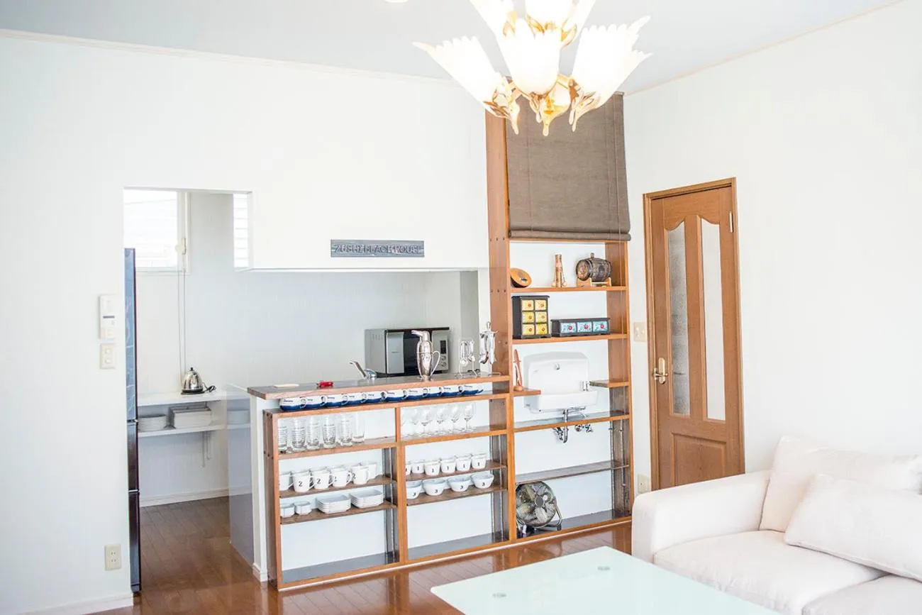 Kitchen or kitchenette, Bed in Zushi Beach House