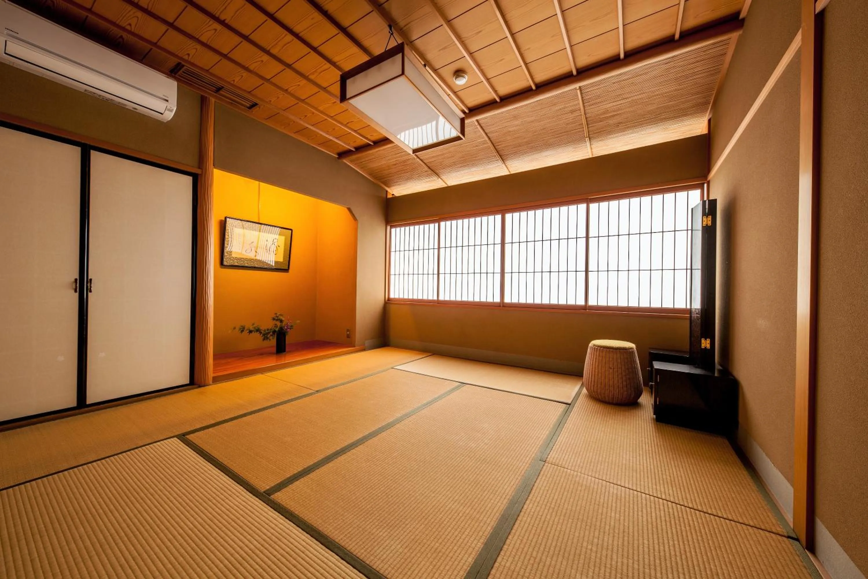 Photo of the whole room in Tokigasane