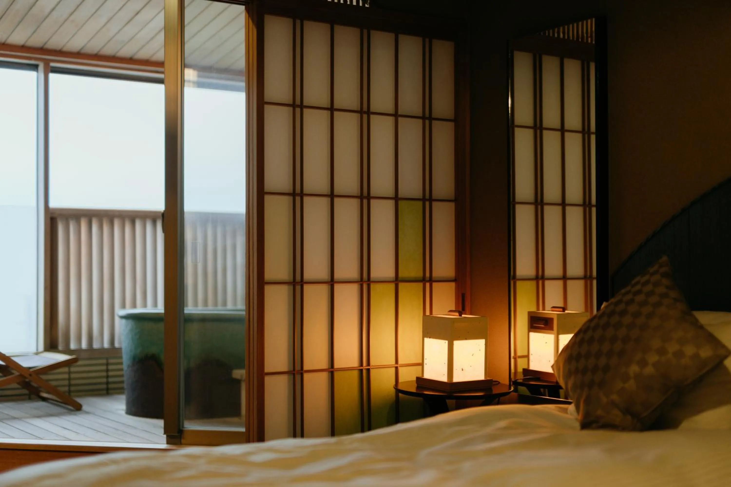 Hot Spring Bath, Bed in Tokigasane