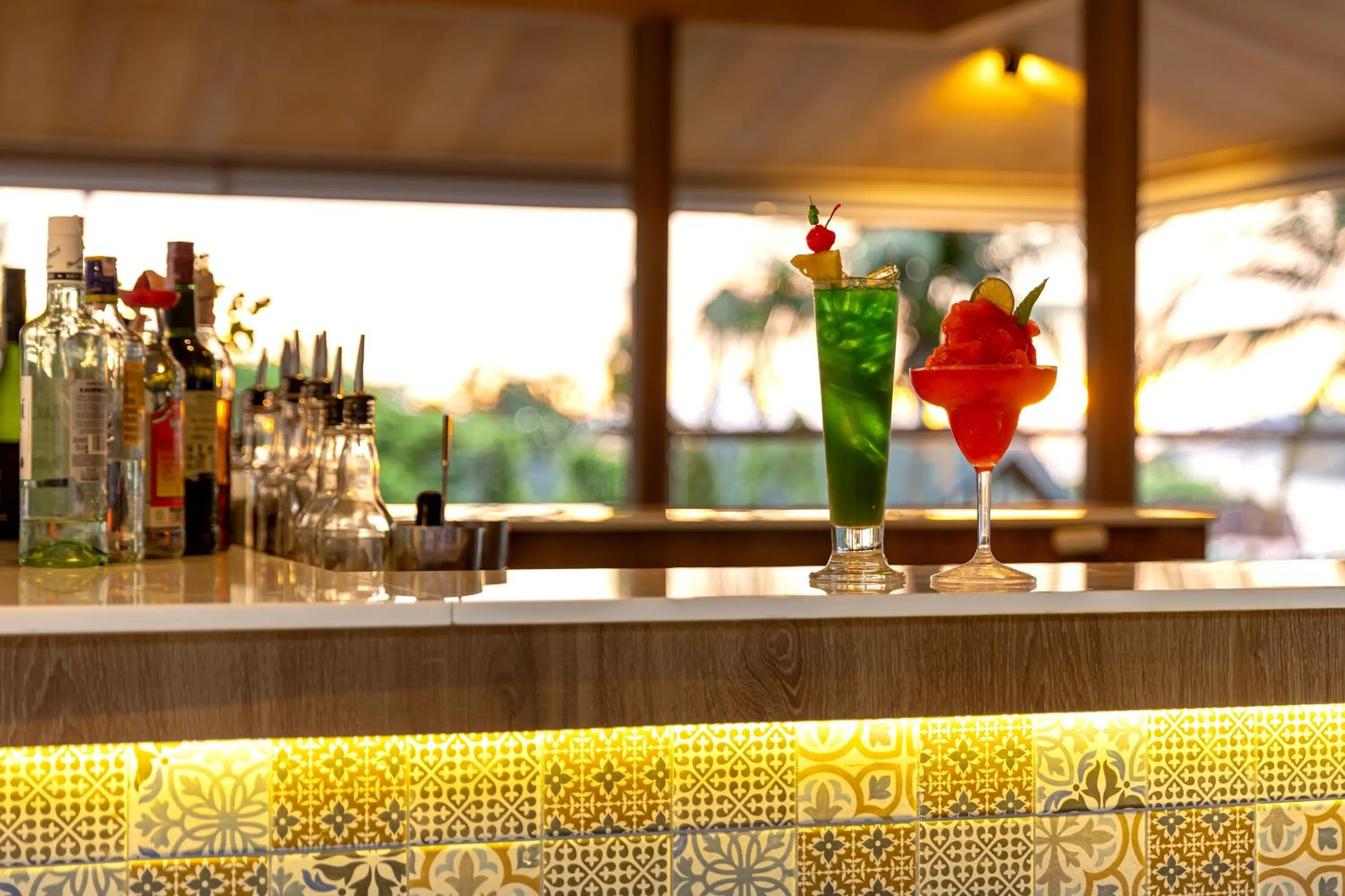 Lounge or bar in Patong Lodge Hotel - Thailand's Green Hotel Plus