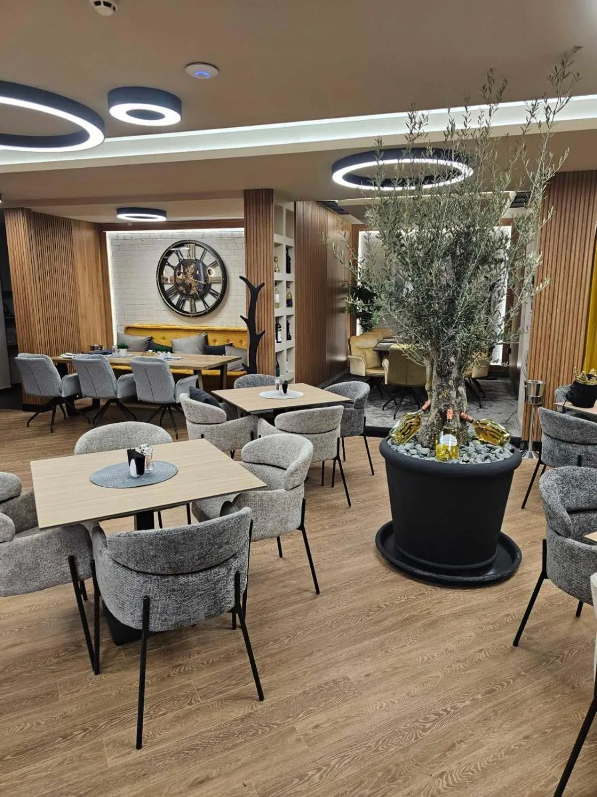 Restaurant/places to eat in Park Hotel Plovdiv