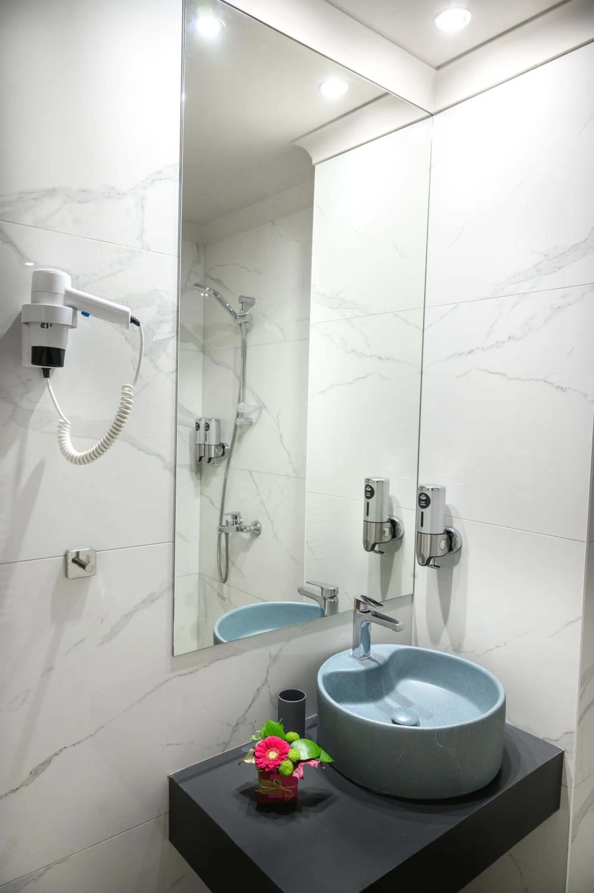 Shower in Park Hotel Plovdiv