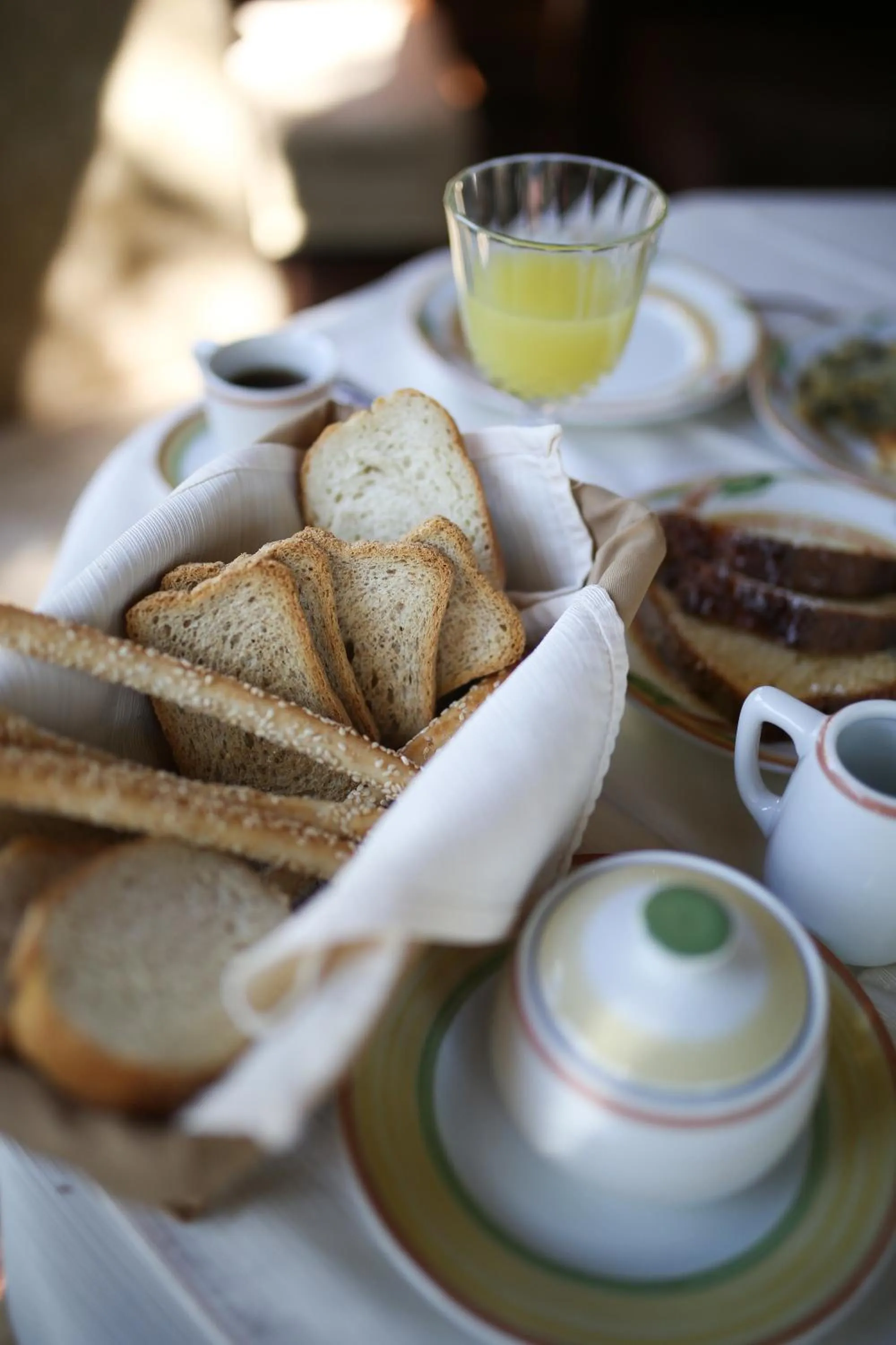 Country Club Hotel & Suites