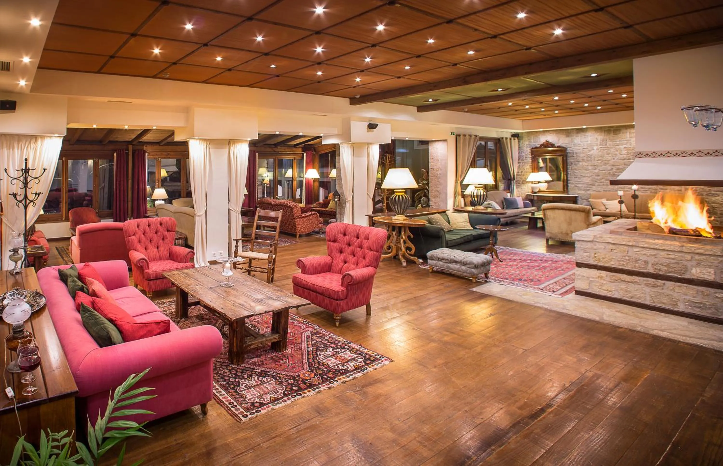 Lobby or reception in Country Club Hotel & Suites