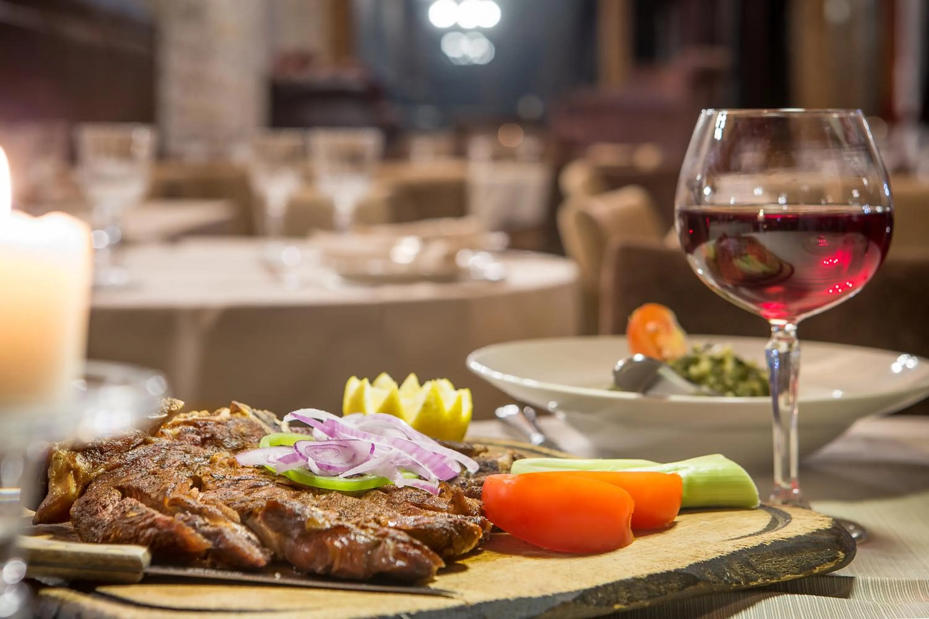 Food and drinks in Country Club Hotel & Suites