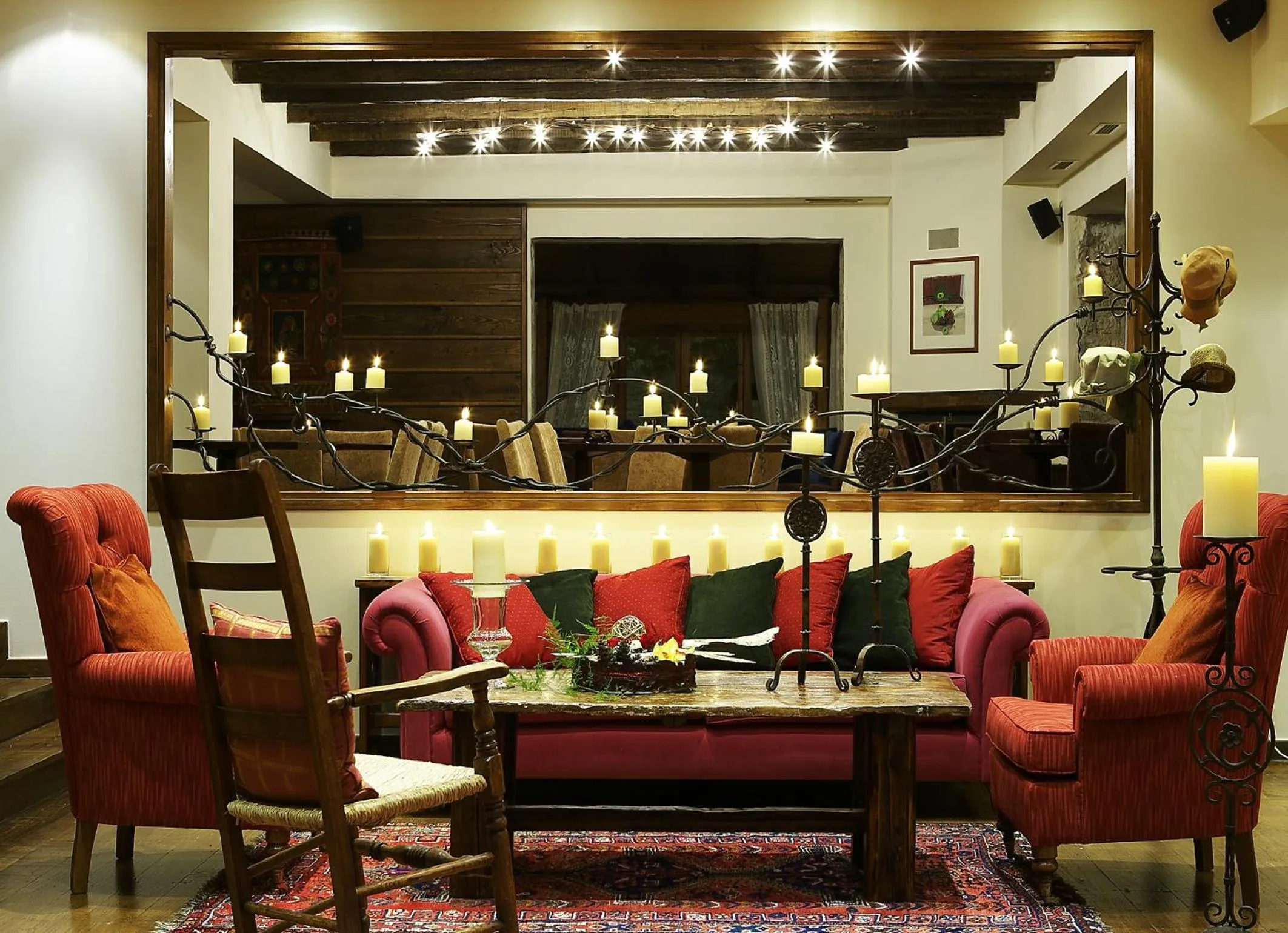 Restaurant/places to eat in Country Club Hotel & Suites