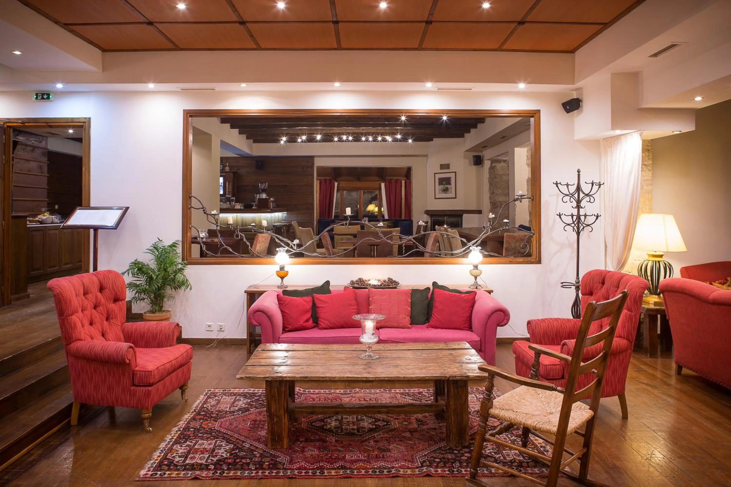 Lobby or reception in Country Club Hotel & Suites