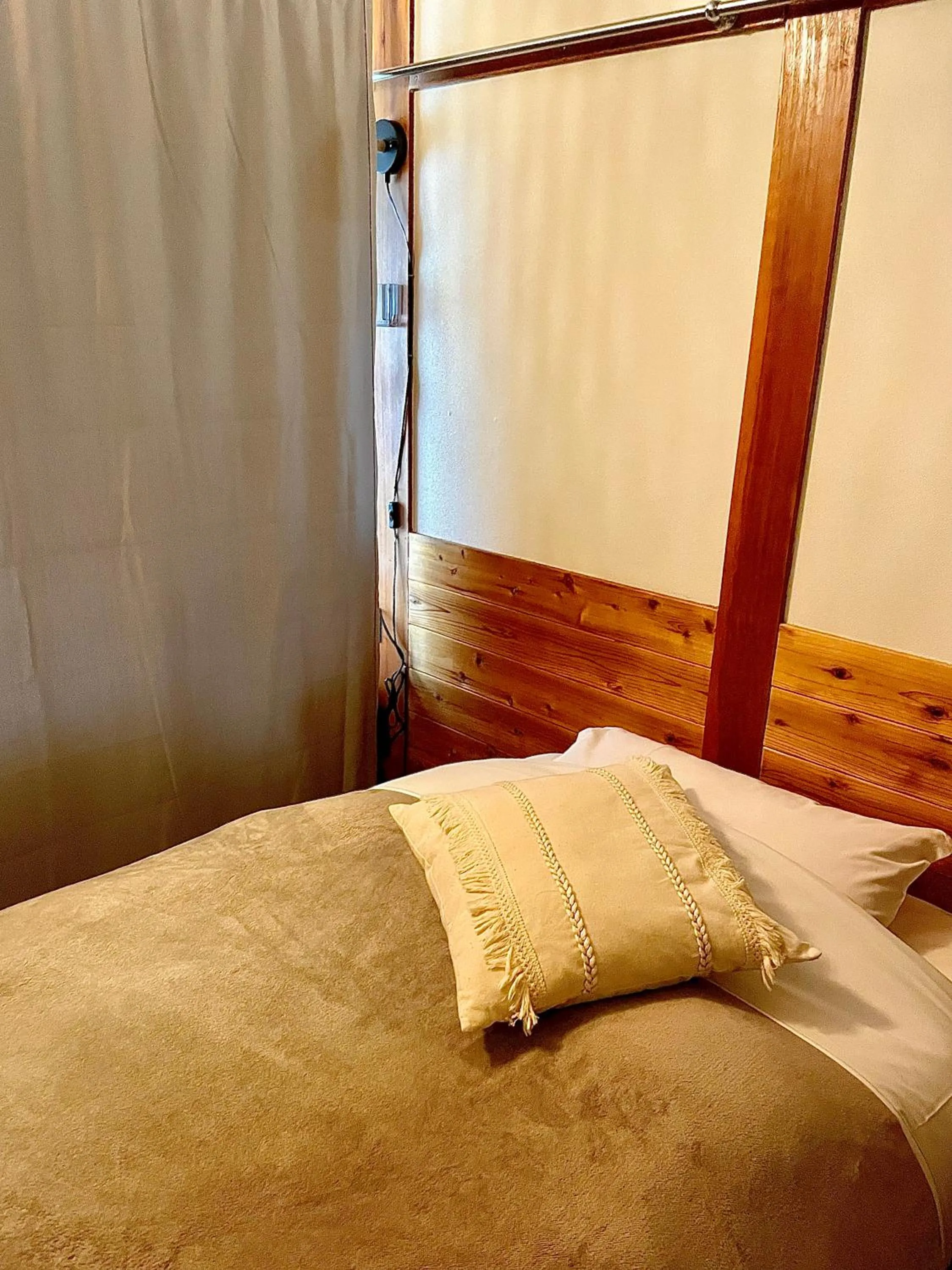 Photo of the whole room, Bed in Hakuba Pension & Log Hotel Meteor