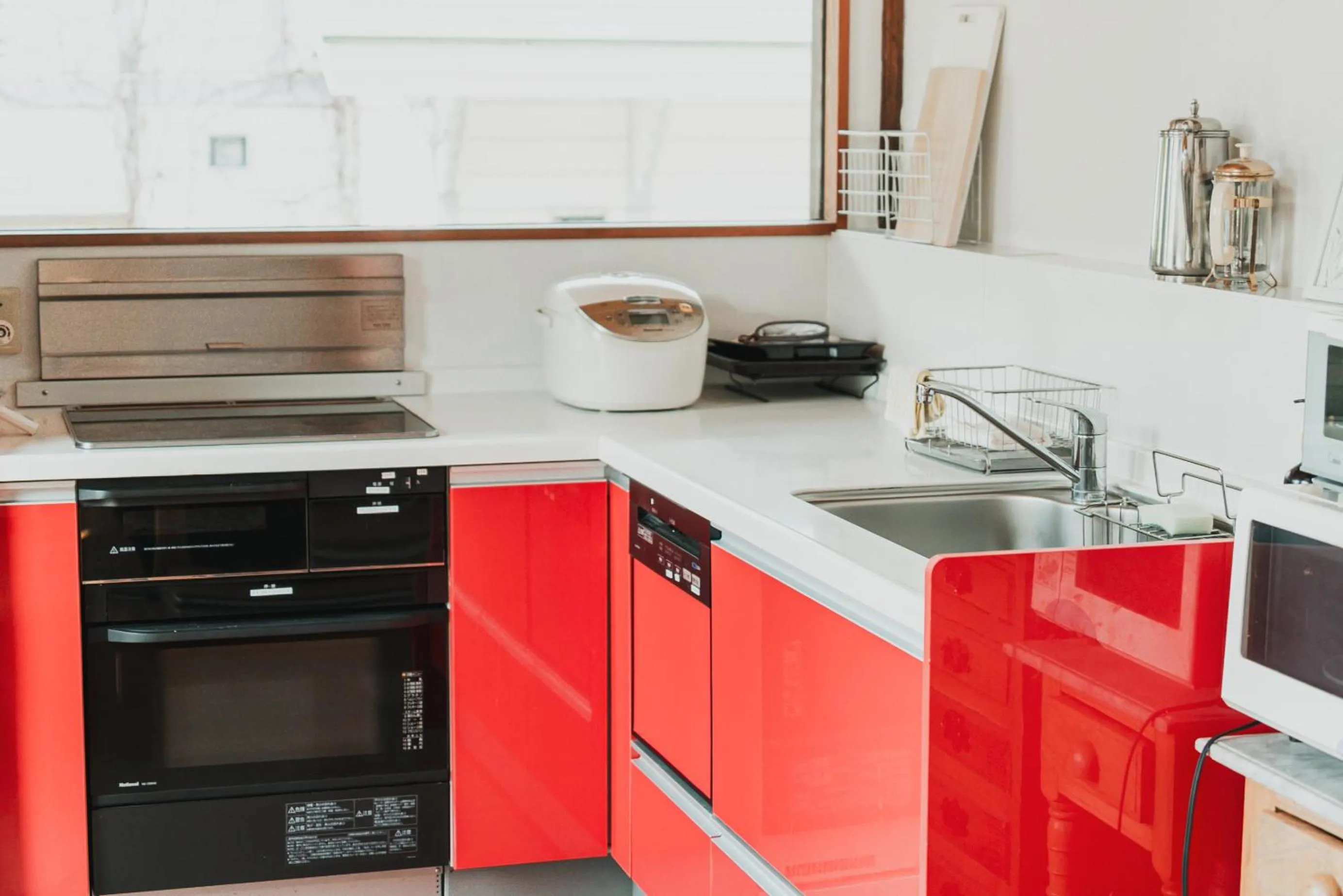 Communal kitchen in Hakuba Pension & Log Hotel Meteor