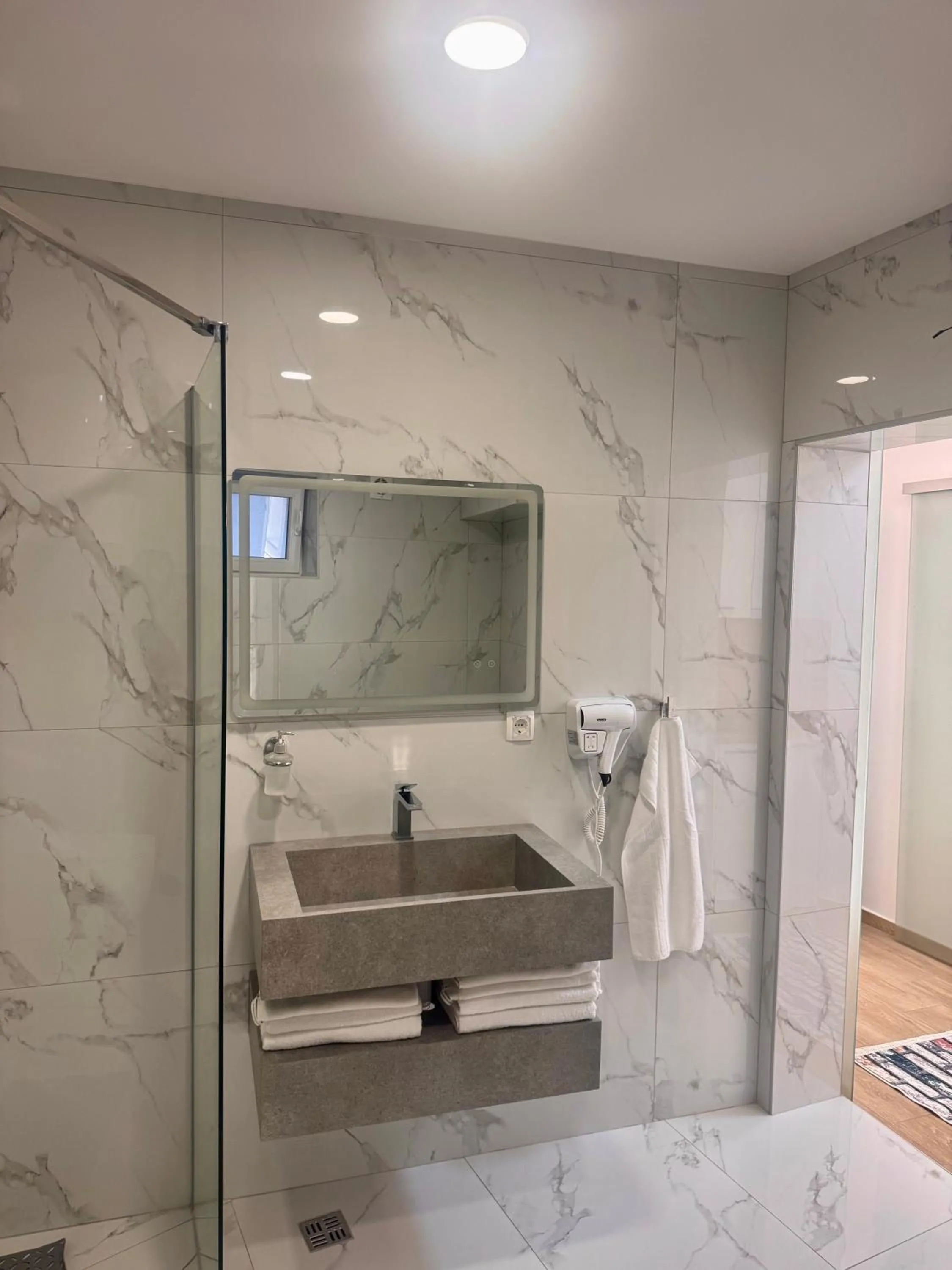 Shower in Hotel - Villa Lejla