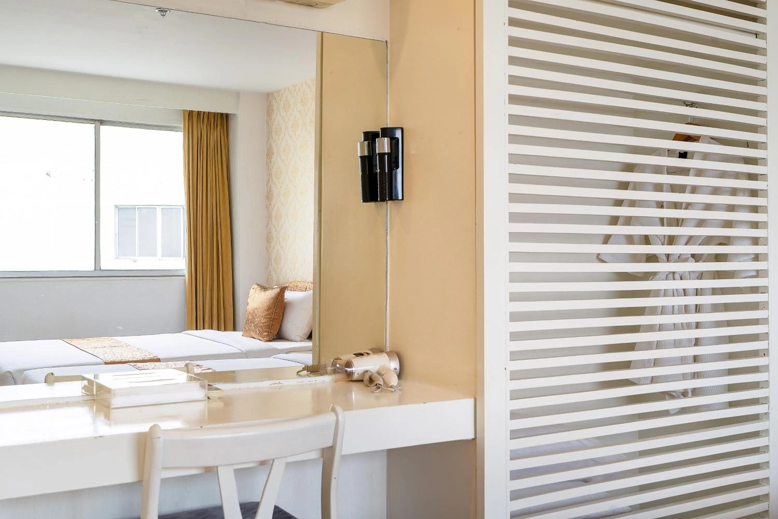 hair dryier in Summit Pavilion Hotel