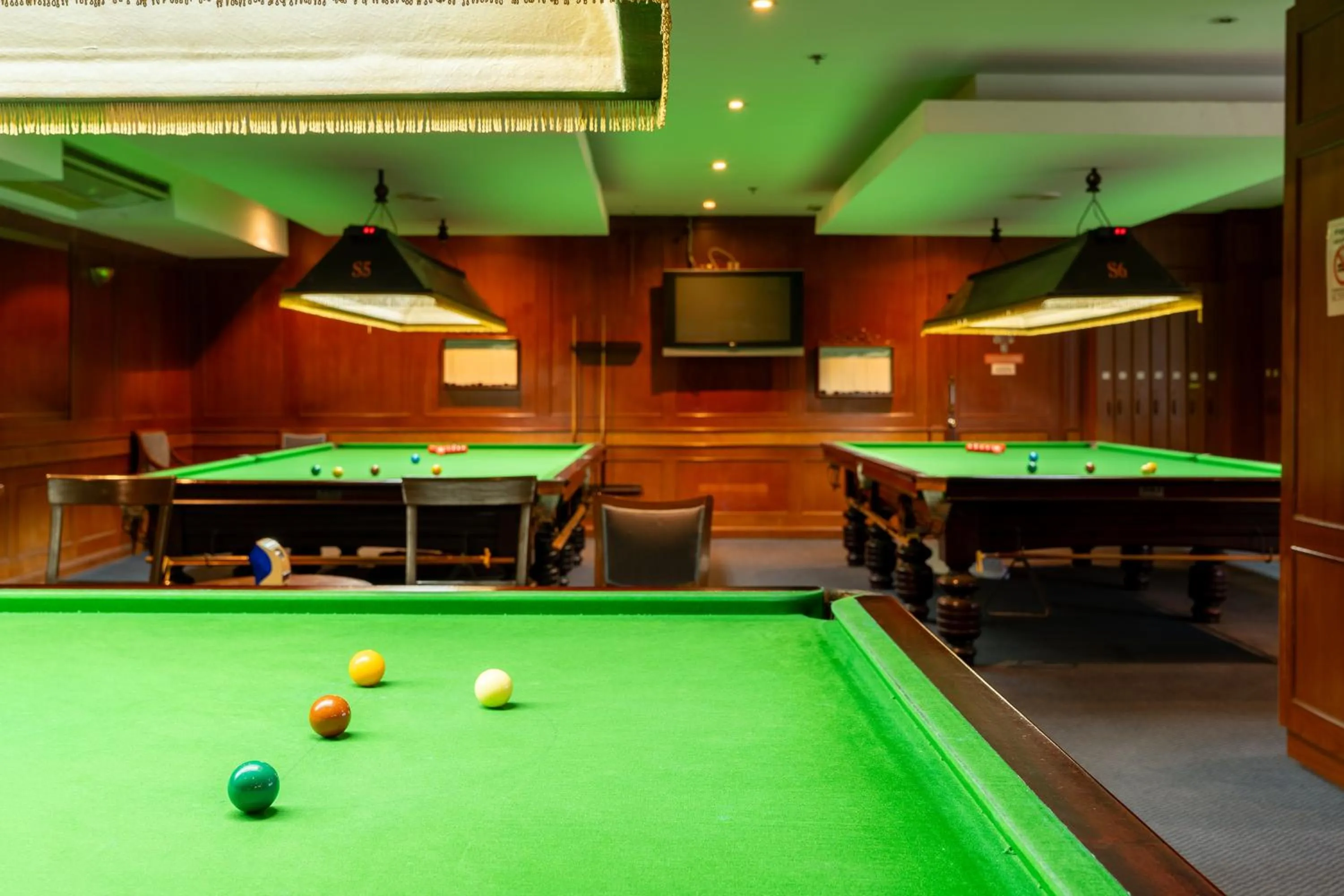 Billiard in Summit Pavilion Hotel