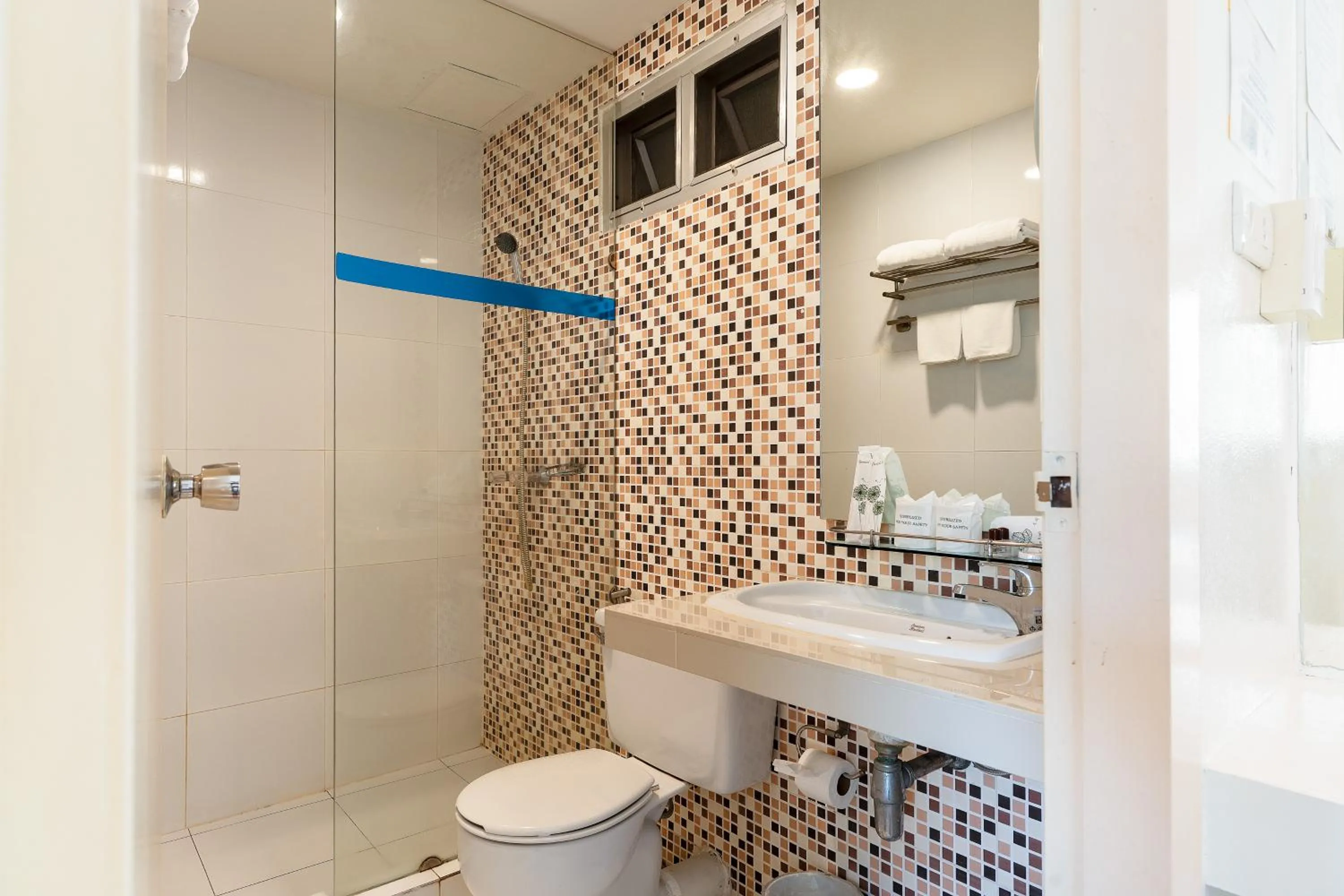 Shower in Summit Pavilion Hotel