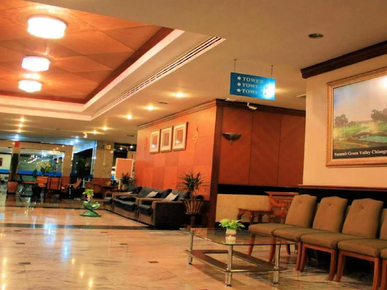 Seating area in Summit Pavilion Hotel