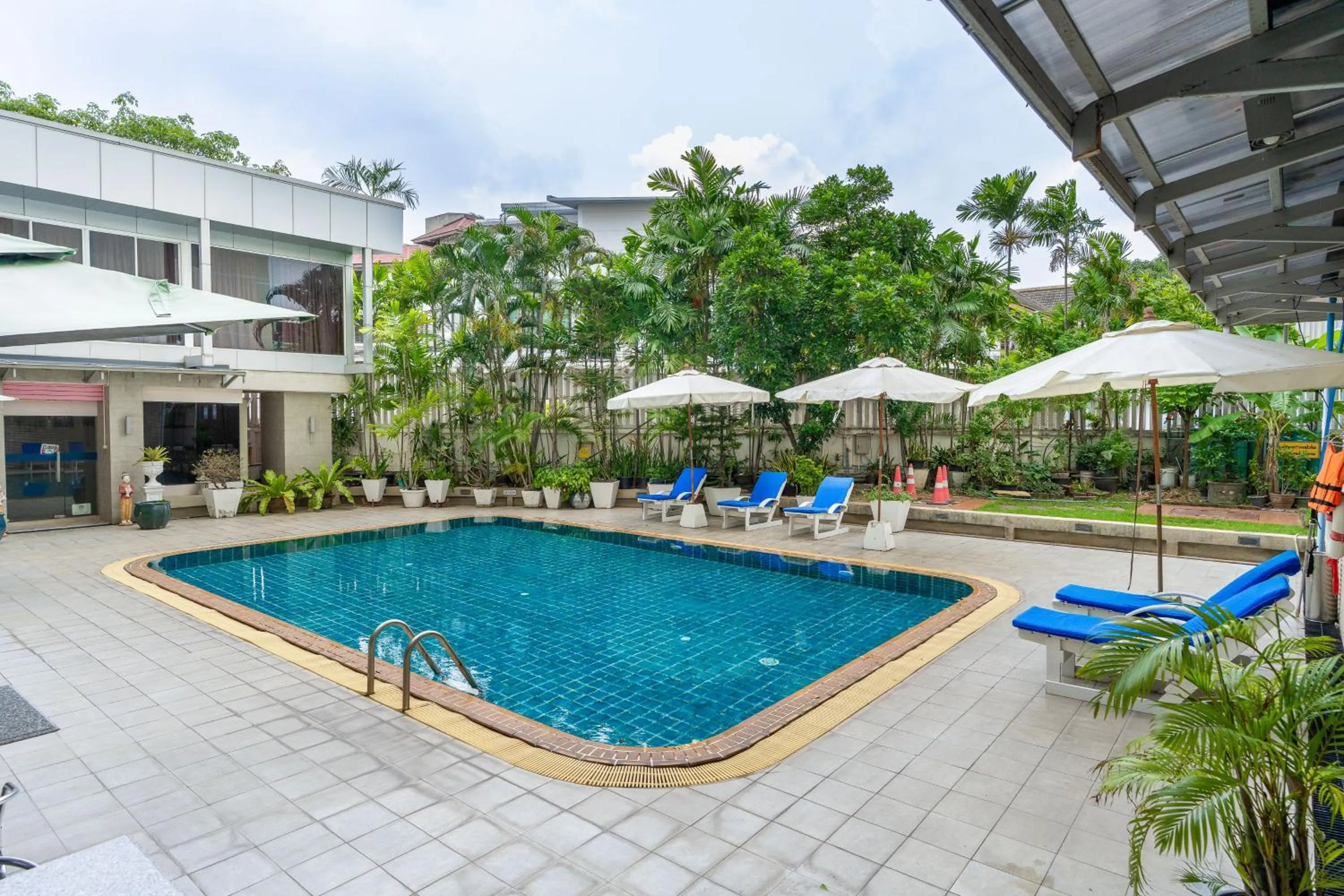 Day in Summit Pavilion Hotel