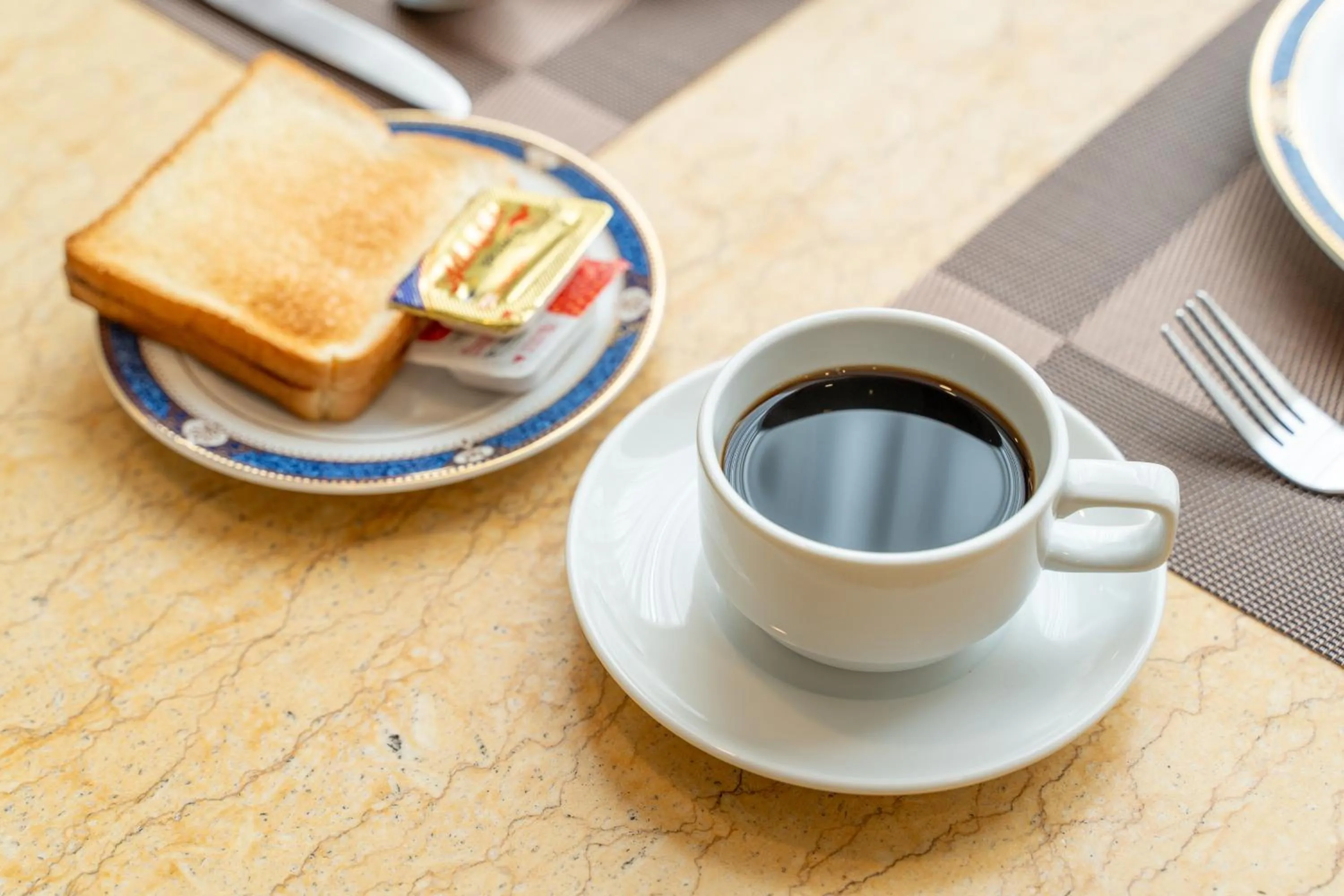 Coffee/tea facilities in Summit Pavilion Hotel