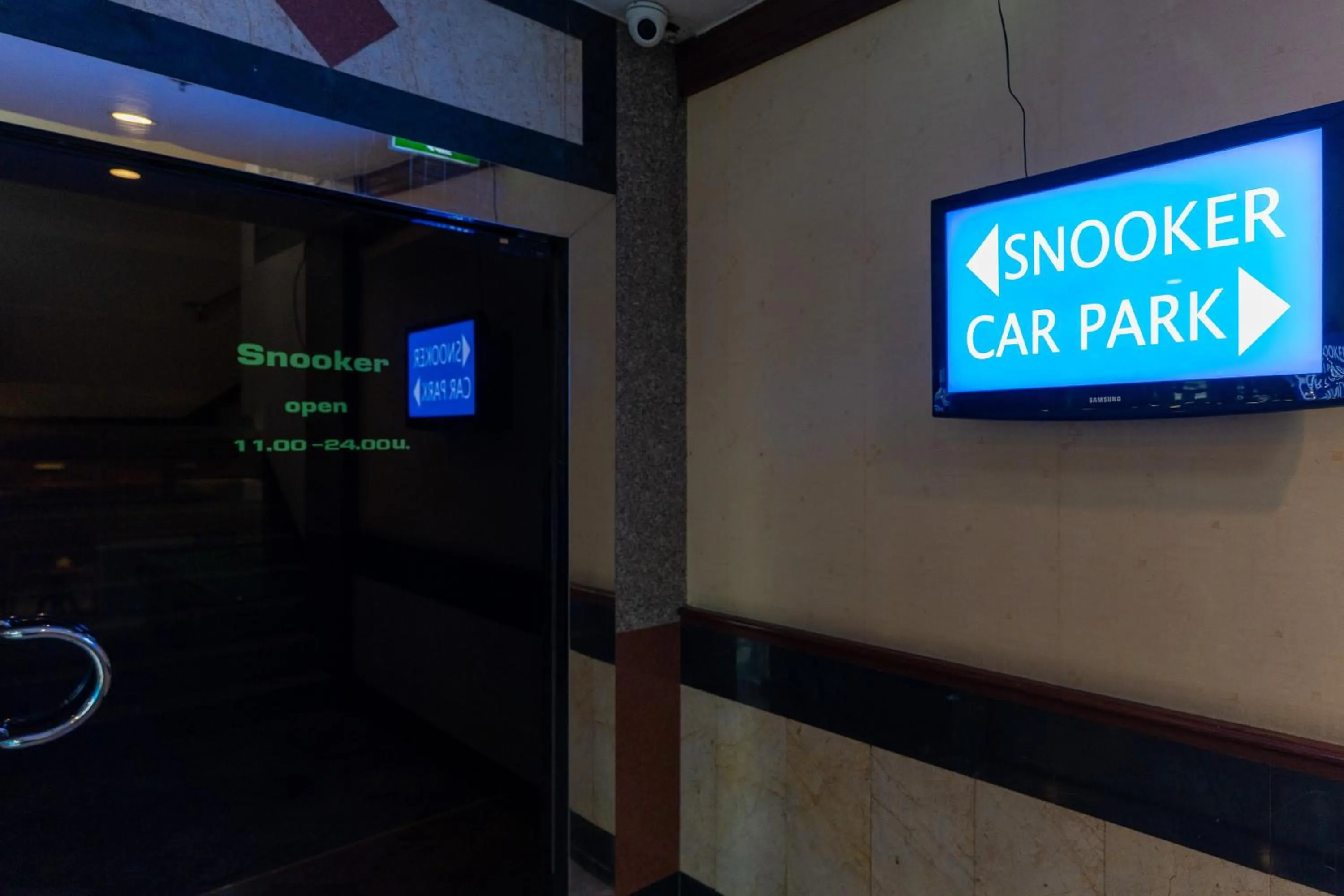 Billiard in Summit Pavilion Hotel