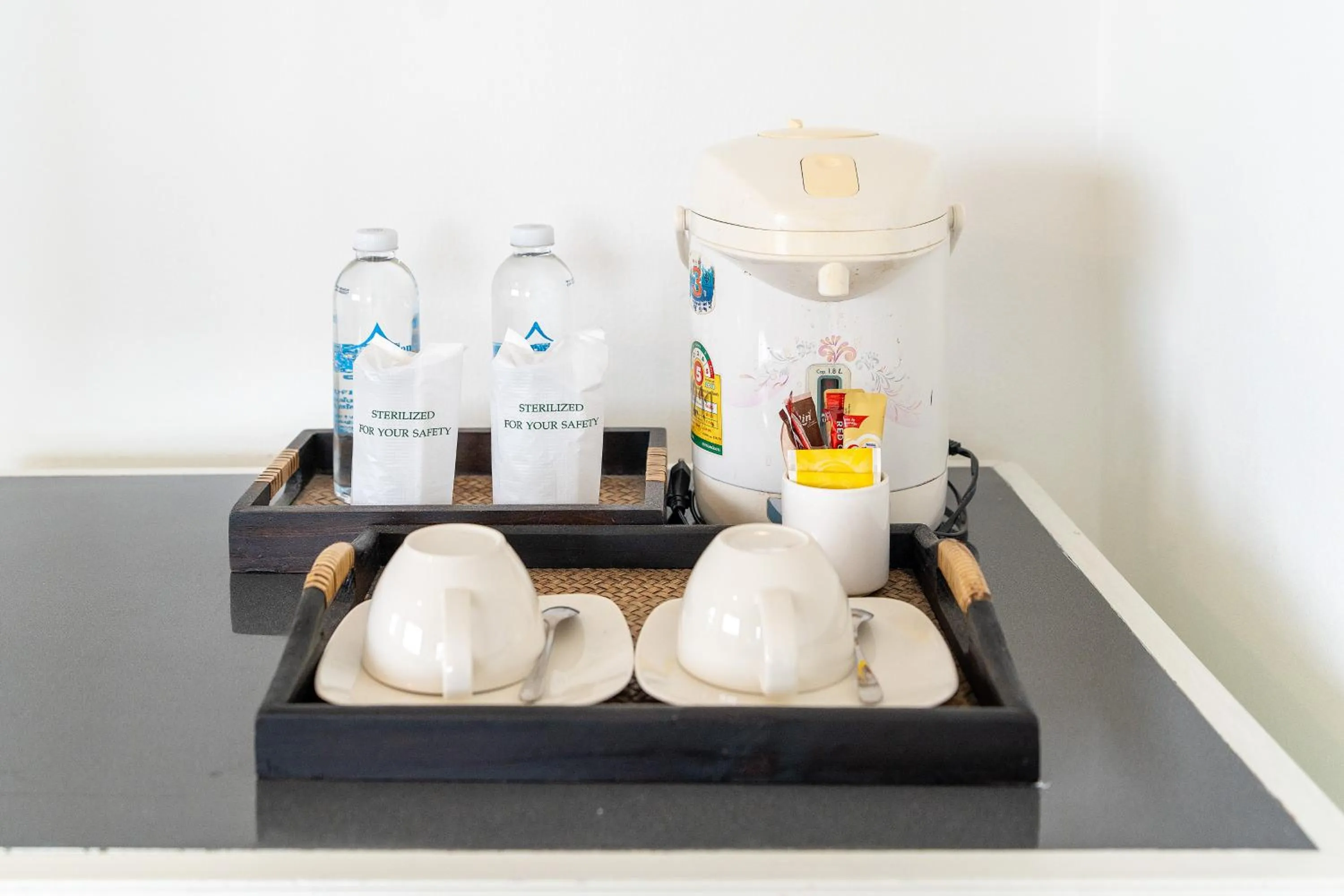 Coffee/tea facilities in Summit Pavilion Hotel