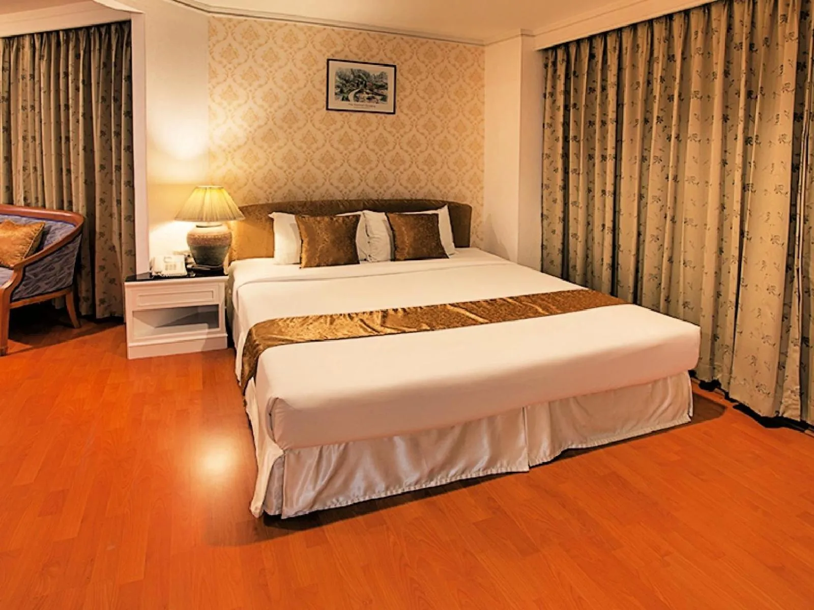 Bed in Summit Pavilion Hotel