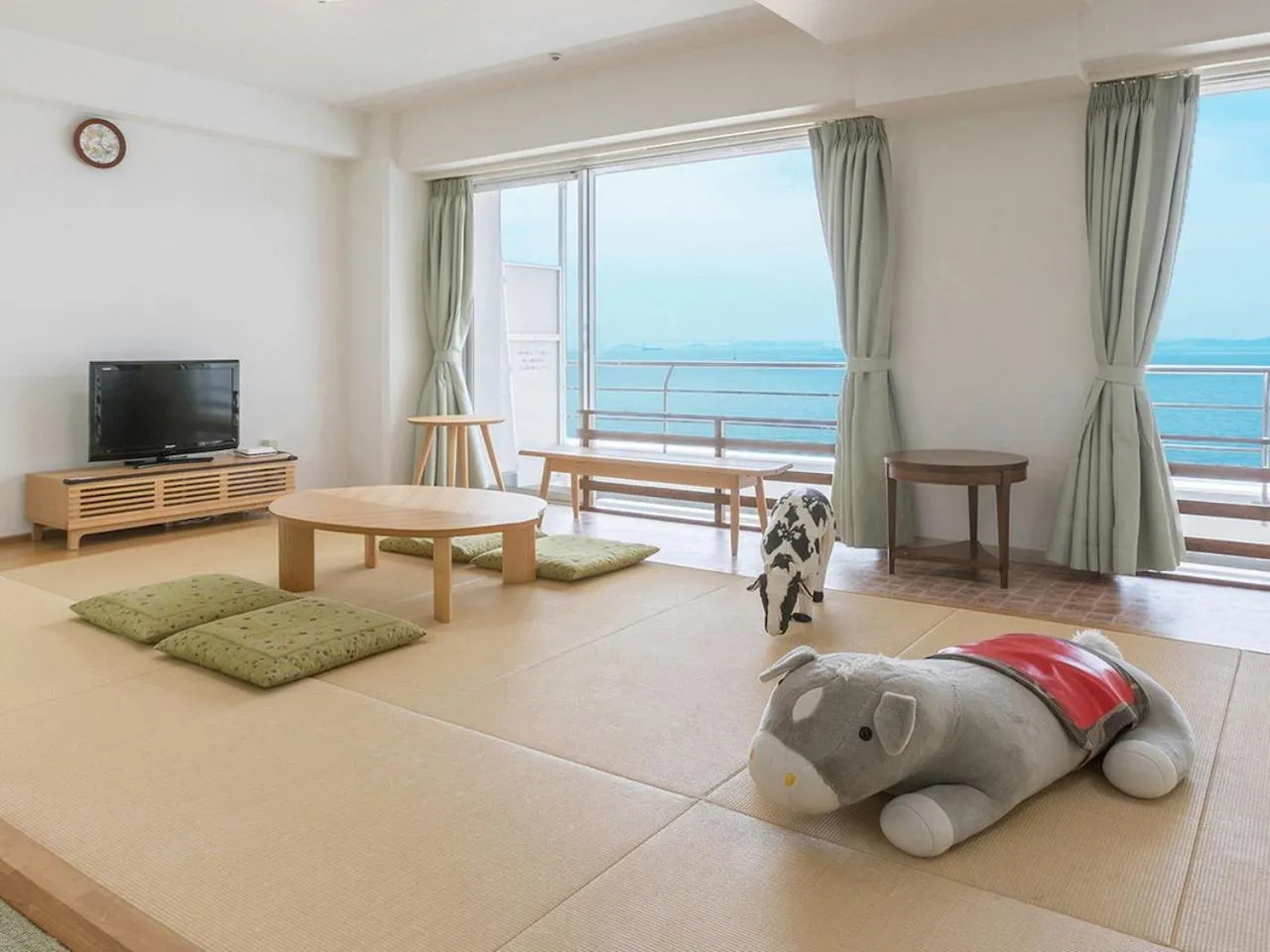 Photo of the whole room, Bed in Diamond Setouchi Marine Hotel