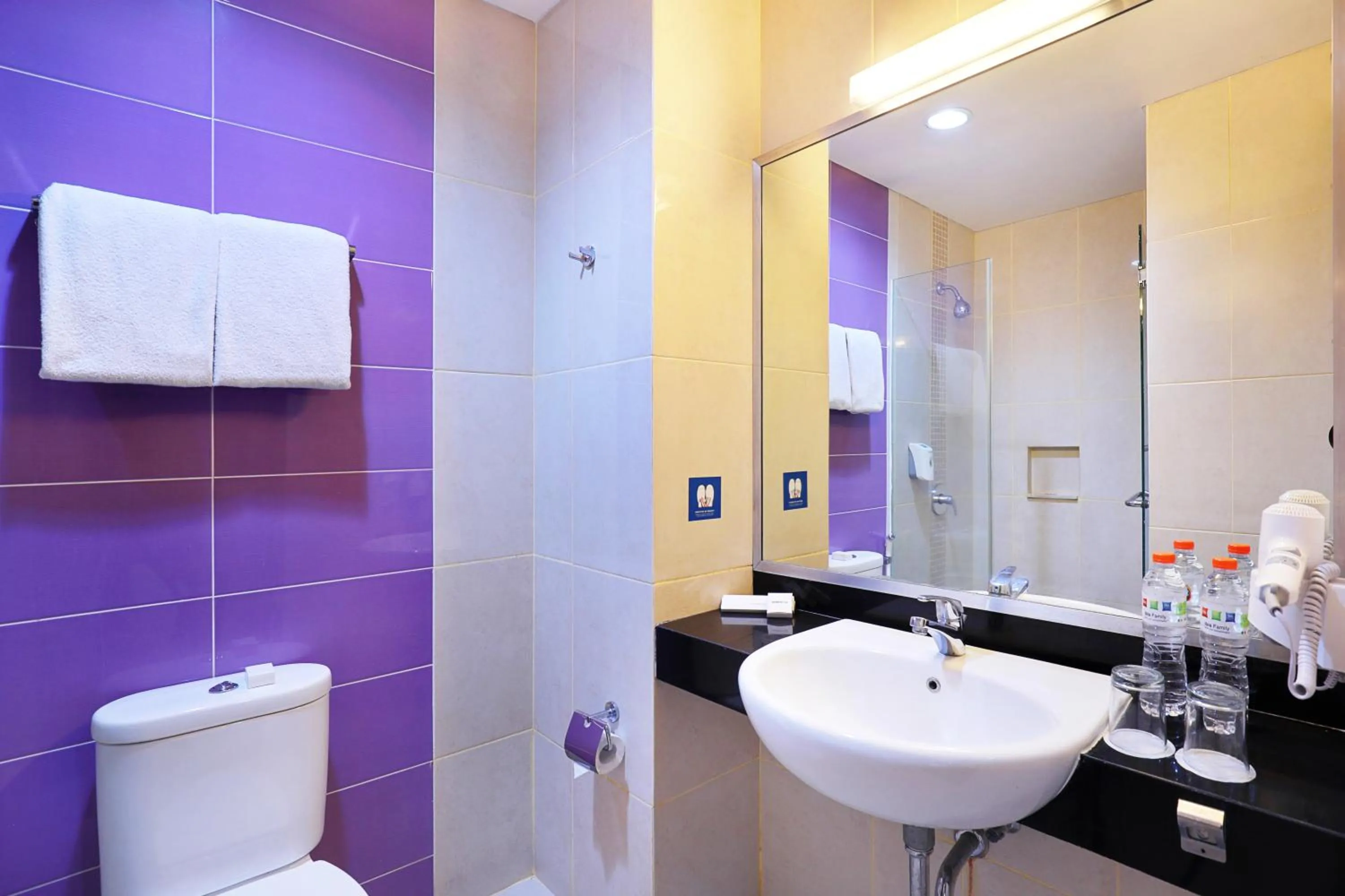 Bathroom in Primera Hotel Seminyak