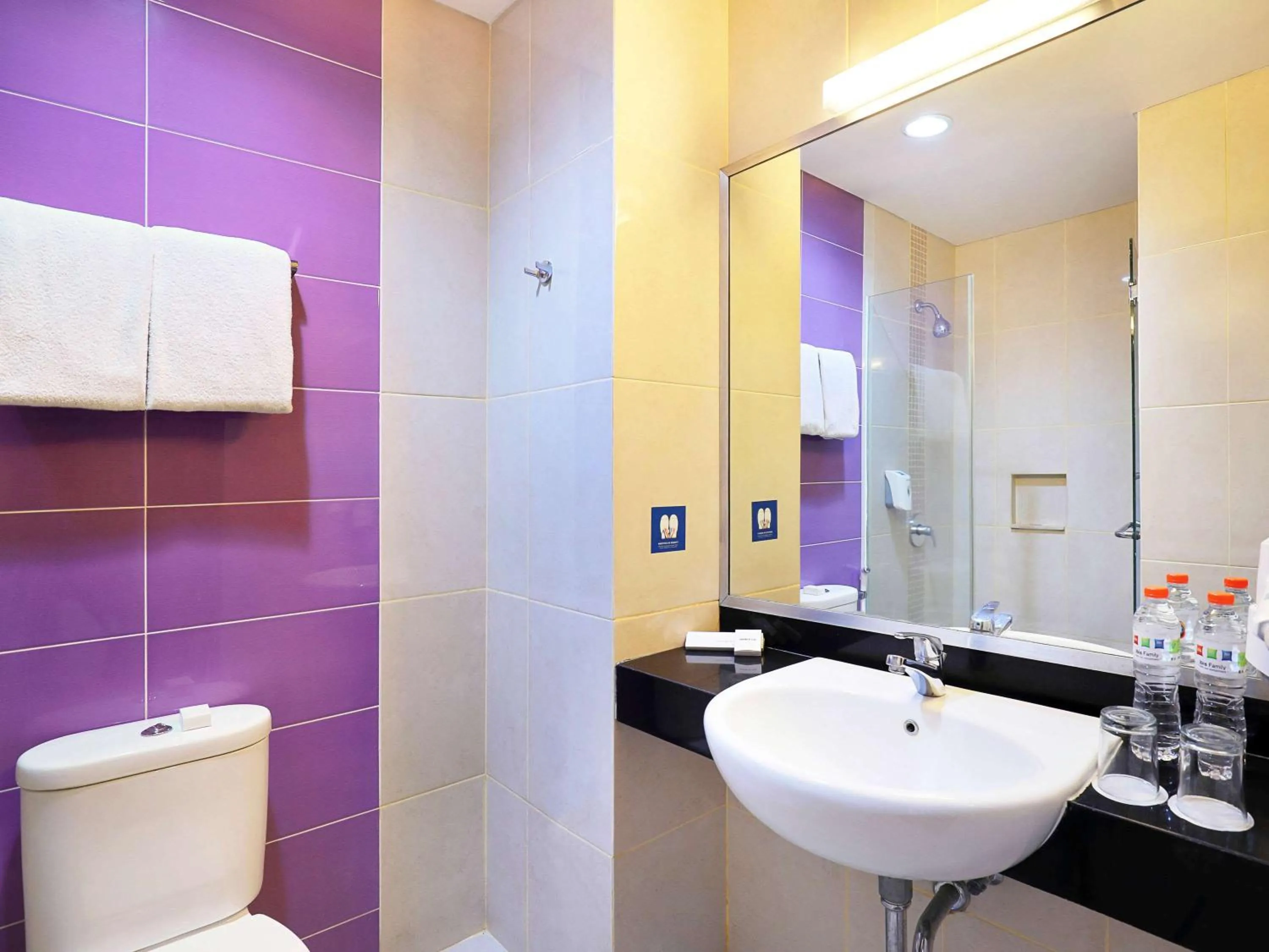 Photo of the whole room in Primera Hotel Seminyak