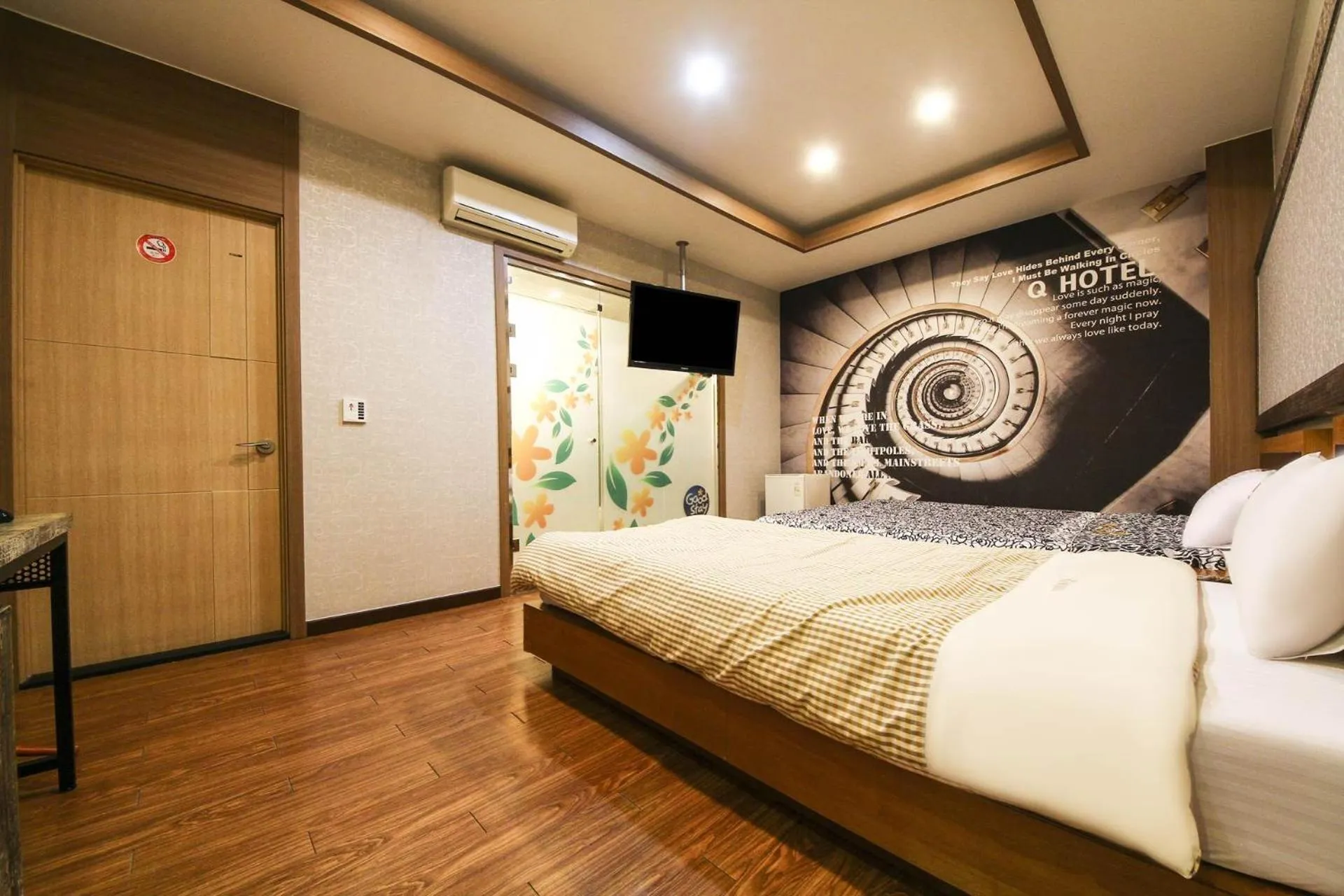 Bed in Q Hotel Yongin