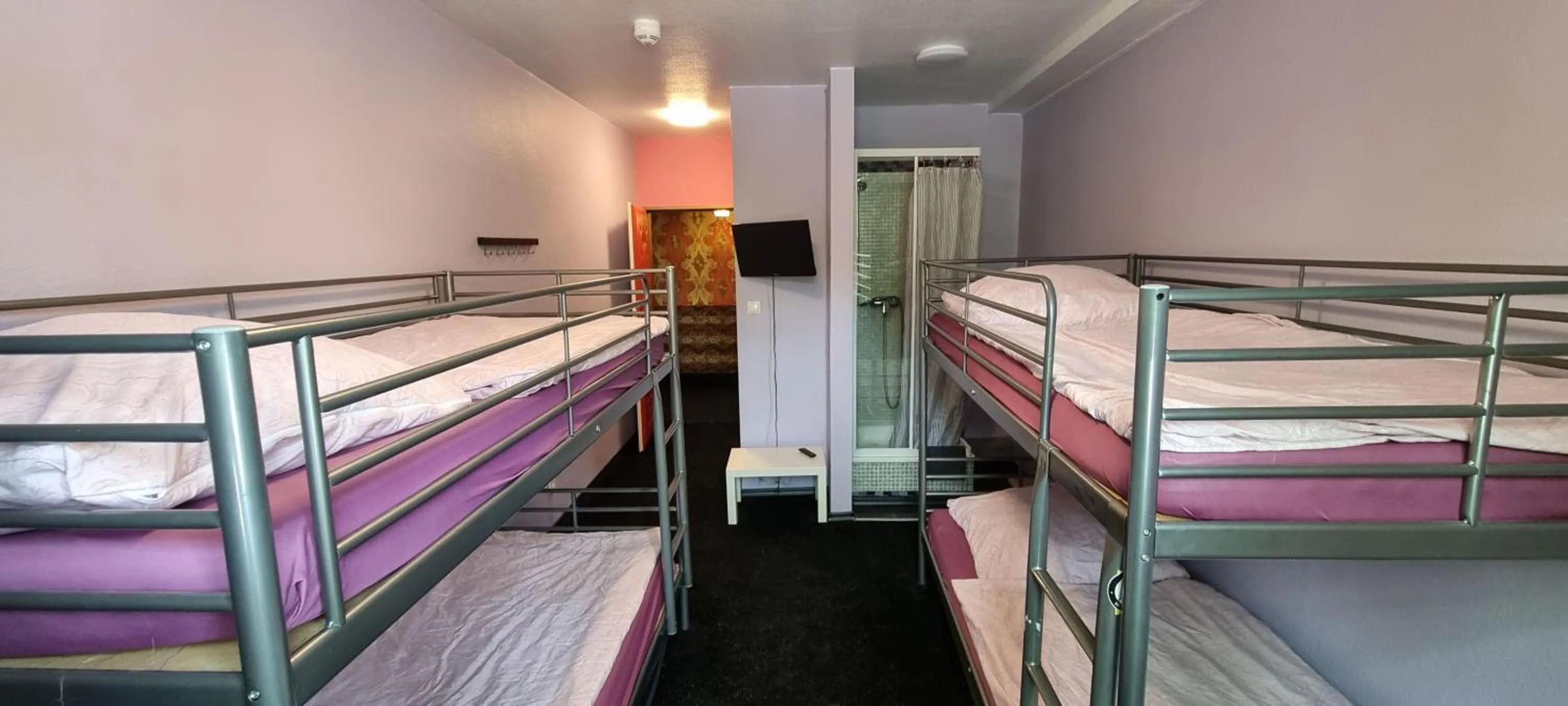 Photo of the whole room, Bed in Hostel Kiezbude