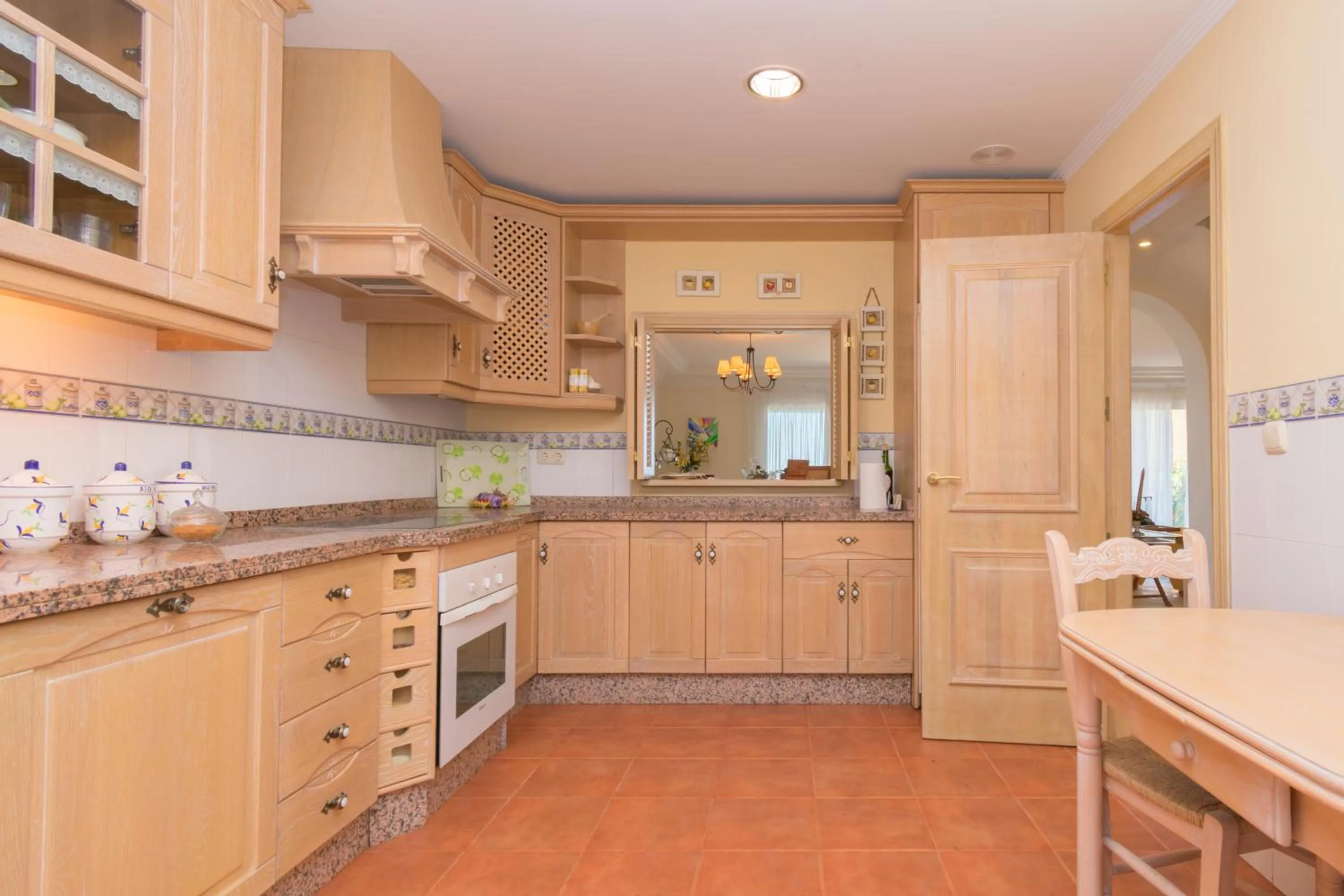 Kitchen or kitchenette in Urb Playa Azul 24